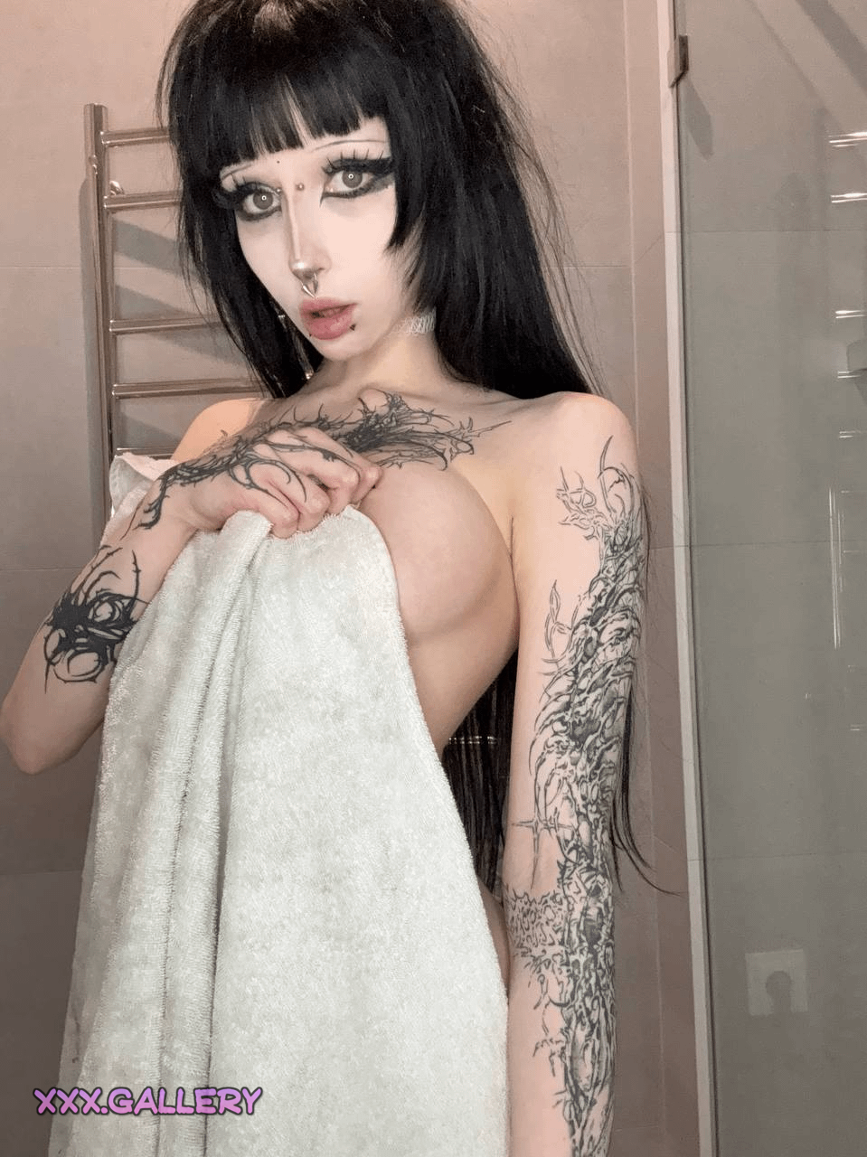 Unveiling the Dark Allure: A Peek into My Gothic Embrace 👻🔪