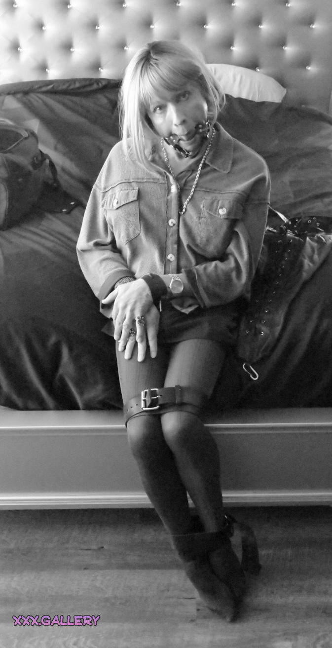 Submissive Sissy Yearns for a Dominant Mistress’s Merciless Embrace 💋