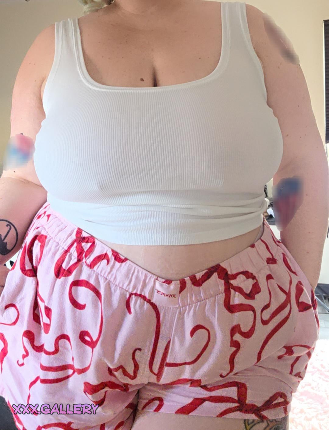 Craving the Affection of a Curvy Goddess? 💋