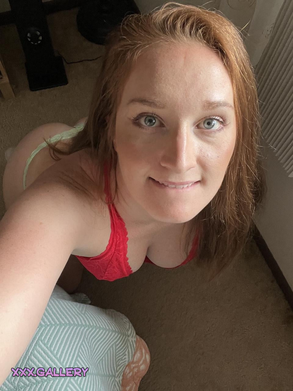 Red-Hot and Curvy: A Thrilling Encounter with an Extra Thicc Redhead 🌮🍷