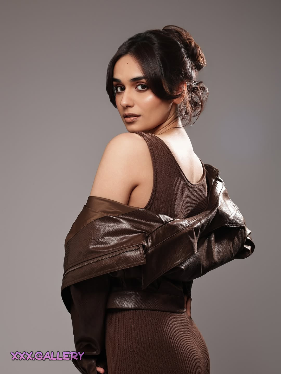 Gorgeous Manushi Chhillar 👑: Stunning Beauty Queen Turning Heads