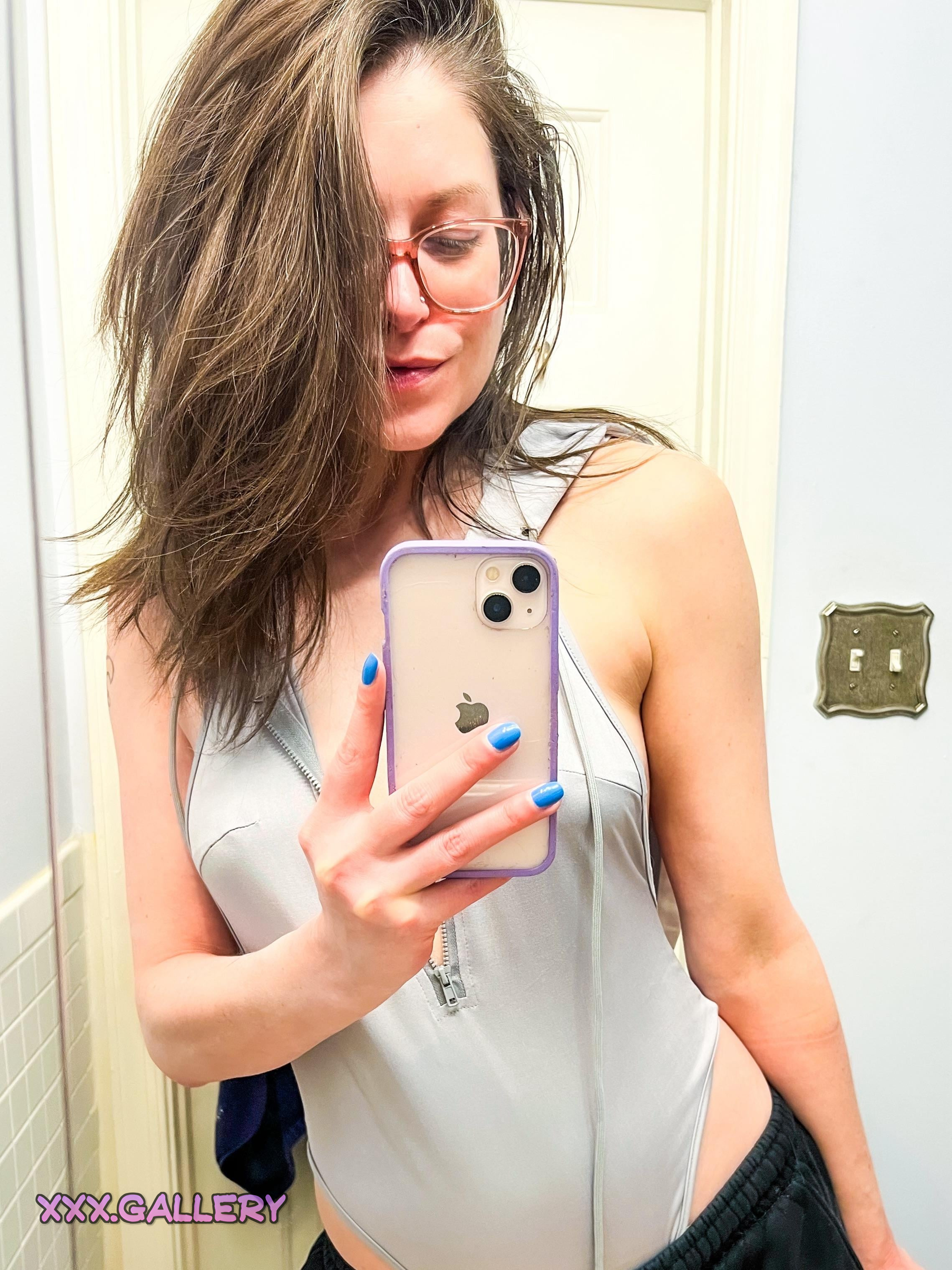 Seducing with Brain and Beauty: I’m a Sinfully Smart Brunette 🐰🤓