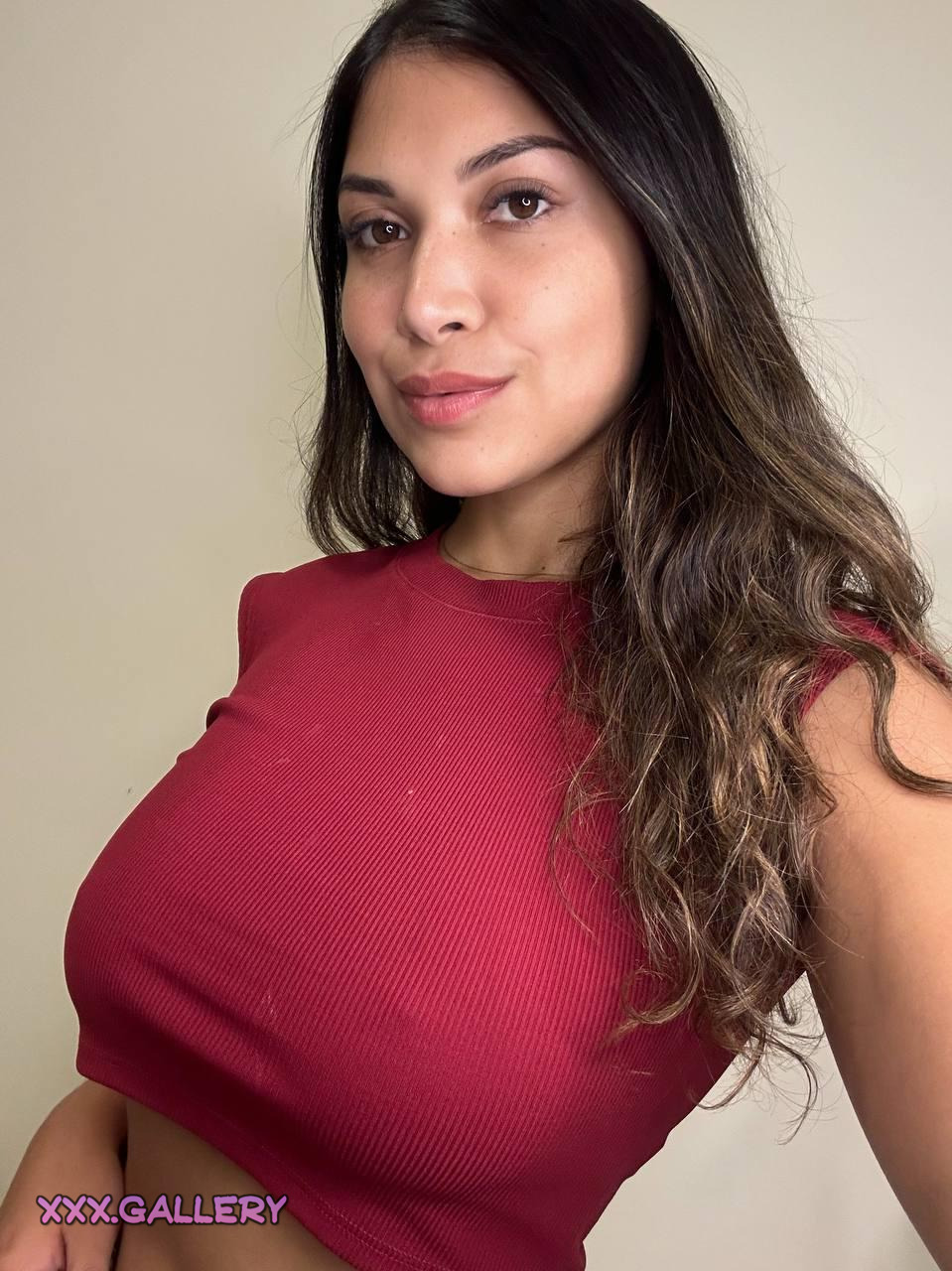 The Sensuous Lady in Scarlet Red: A Peek into Her Alluring World 🔥