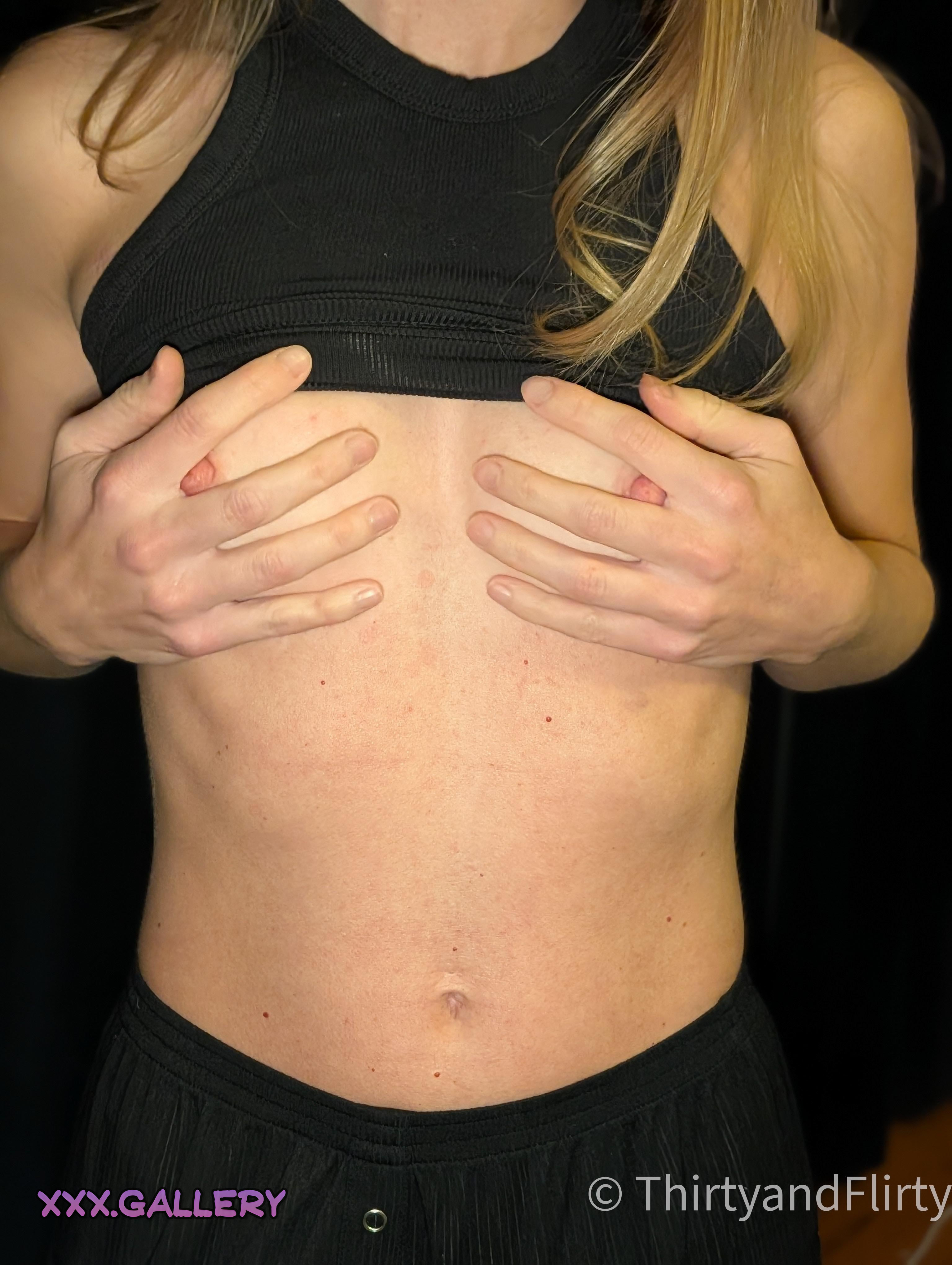 🍷🥂 Celebrating Women Over 30: Happy Hour for Mature Goddesses 🥂🍷