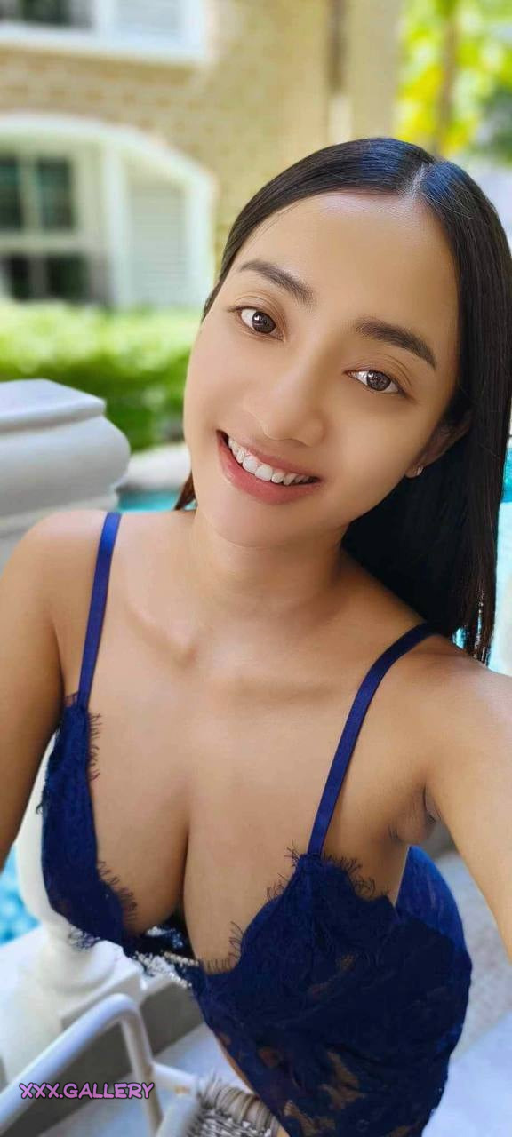 Exotic Beauty: Half Indian, Half Chinese, 100% Seductive 🌶️🍘