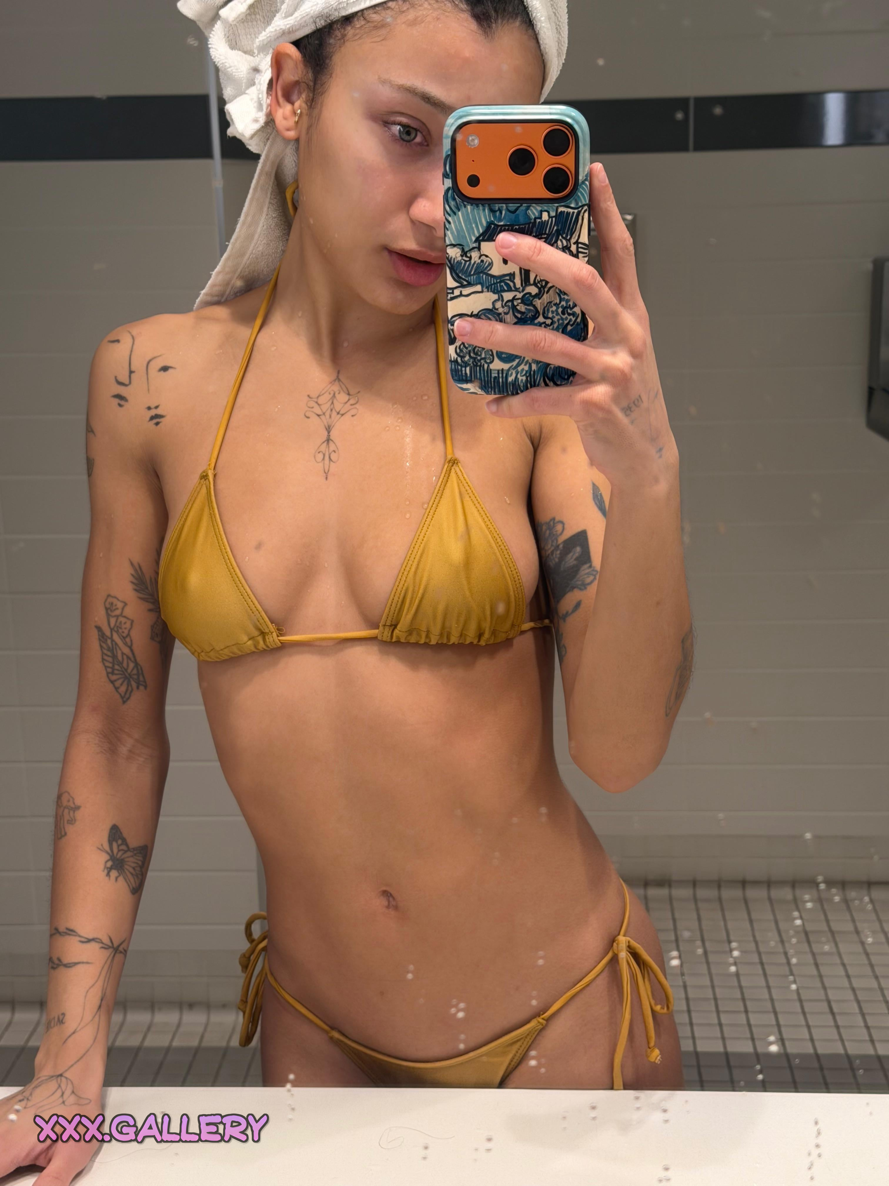 Curvy Goddesses Radiating Confidence in Monochrome Bikinis 🏊🏽‍♀️🧜🏾‍♀️