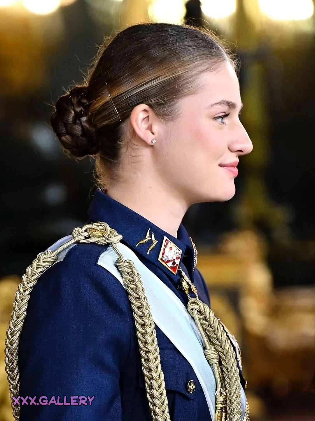 Alluring Leonor 🌹: A Beauty to Admire