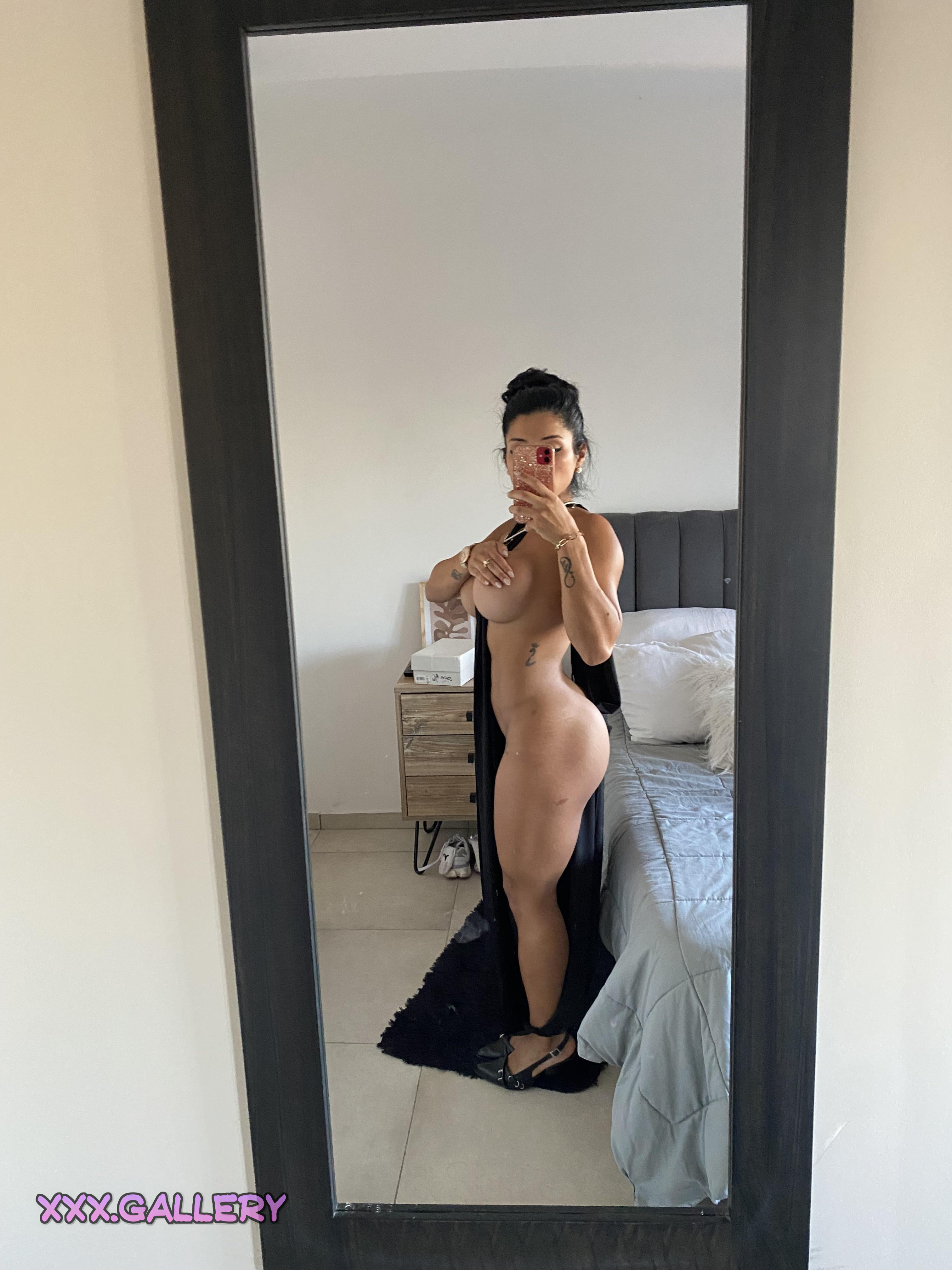 Peeking Beneath the Layers: Glimpse My Surprising Curves – What Do You Think? 💥