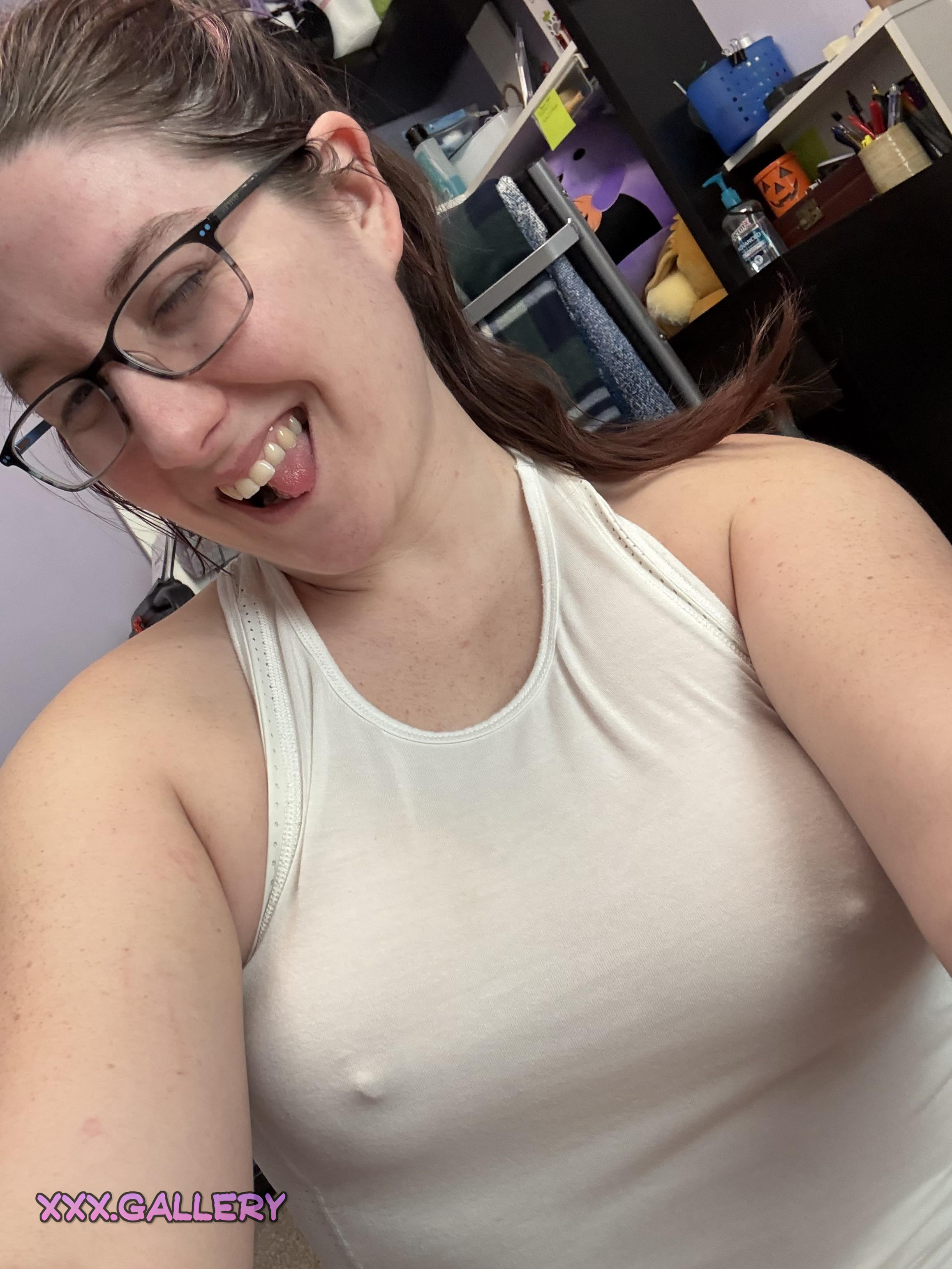 Going Braless: Embrace Your Natural Beauty 💃