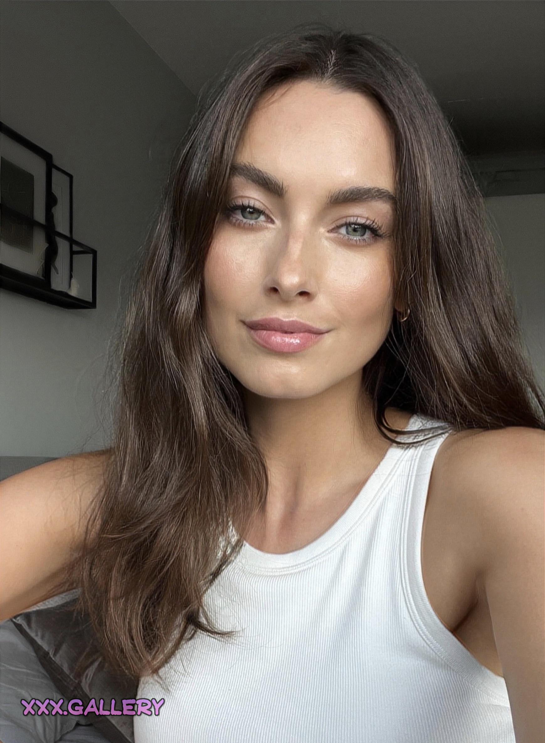 Unveiling the Stunning Allure of Morven MacSween 🌹