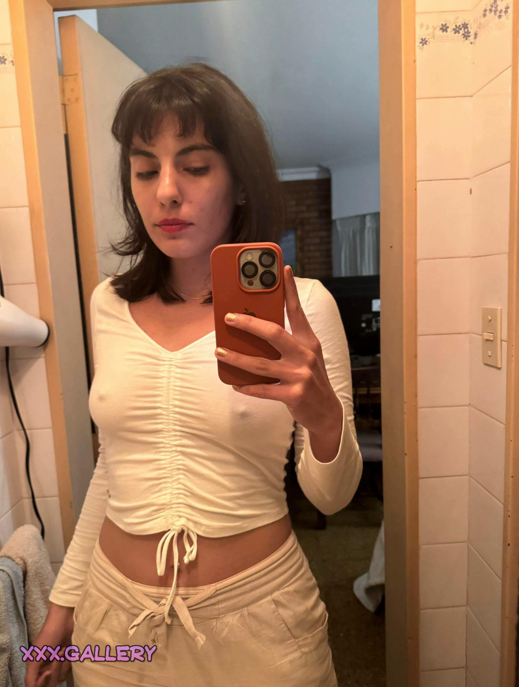 Is That Barechested Look Appropriate for University Campus? 🎓📚