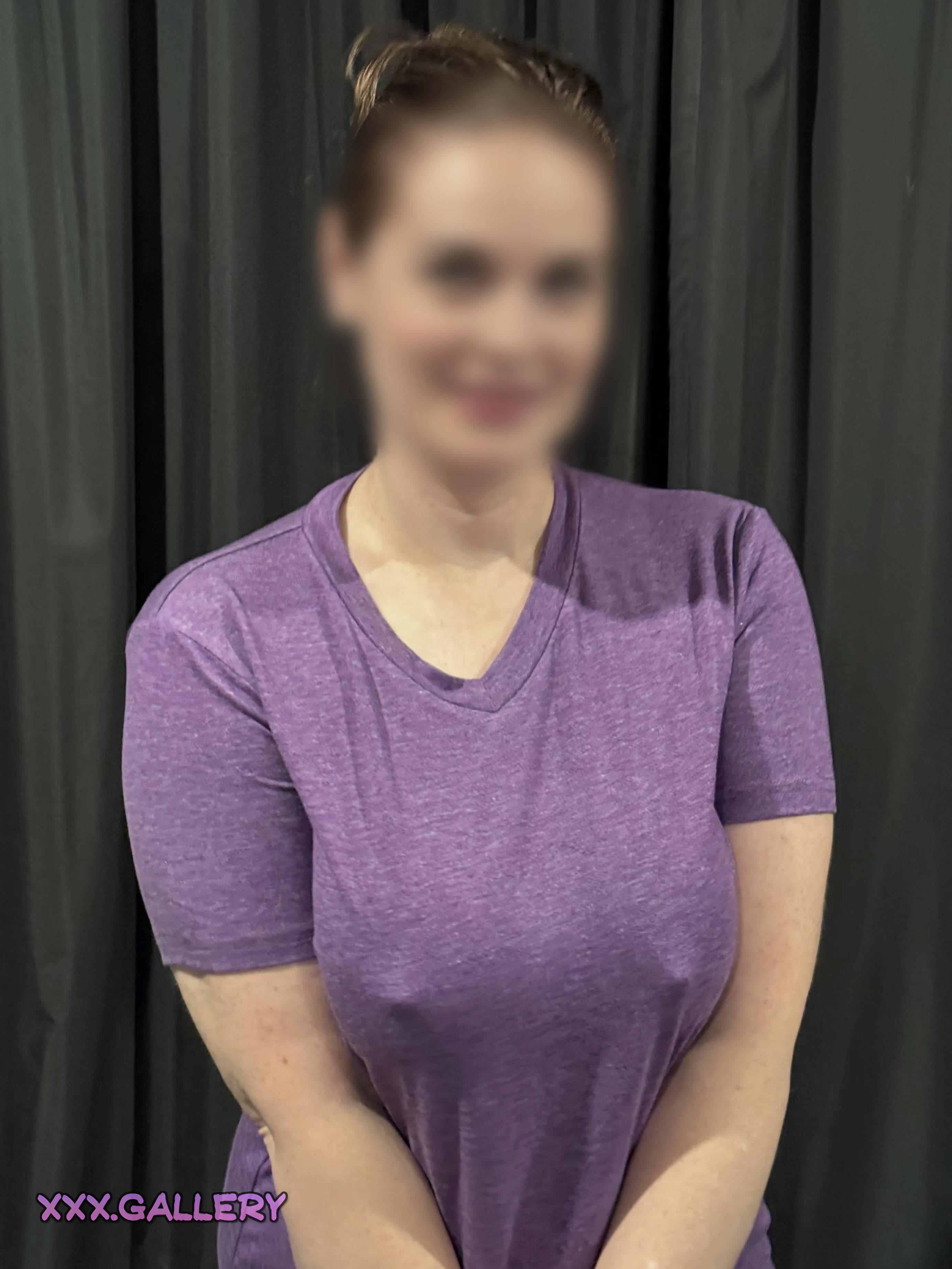 Married Woman’s Surprisingly Noticeable Assets in That Top 👩‍married👵️