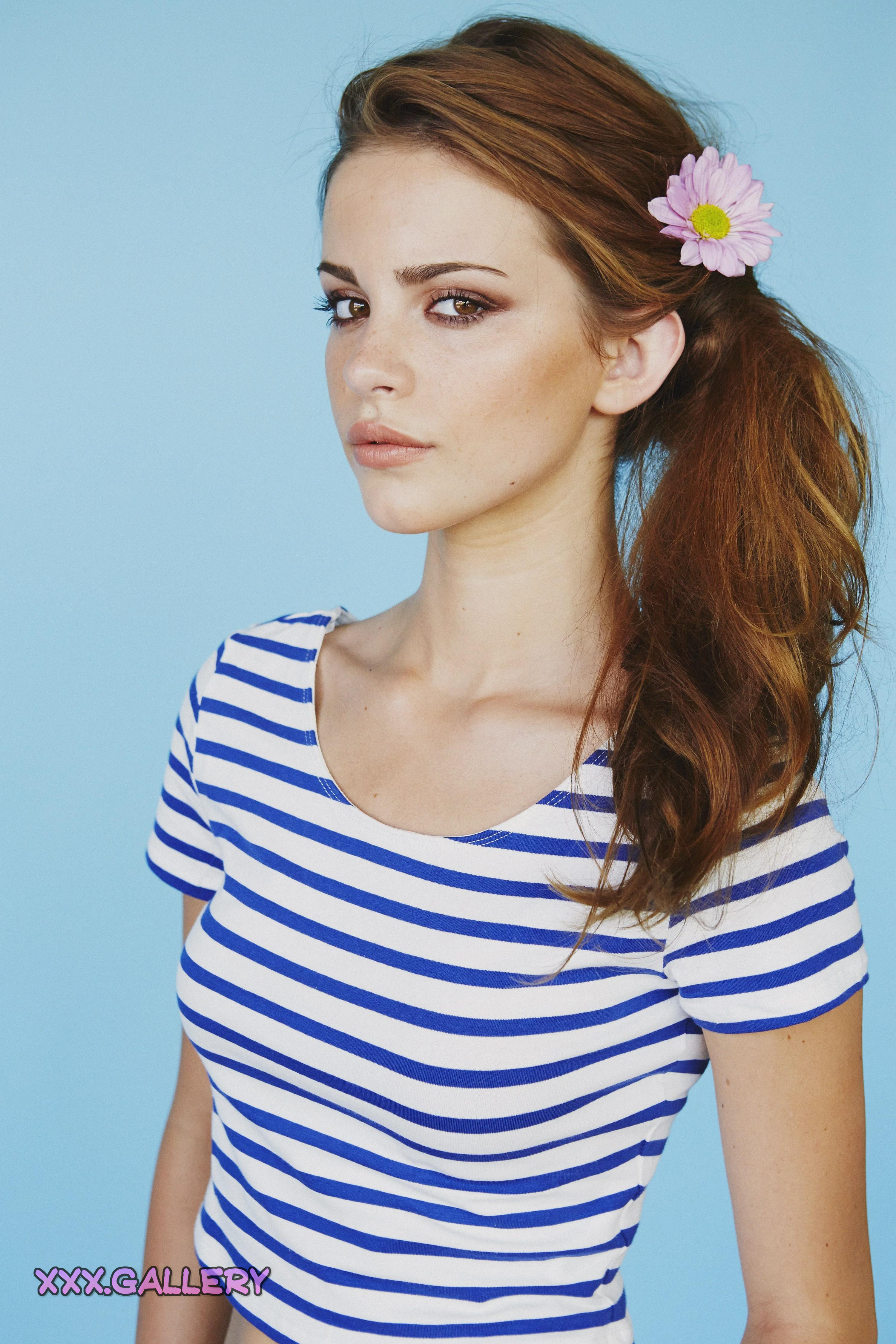 Breathtaking Bridget: Irresistible Redhead Beauty 🌶️