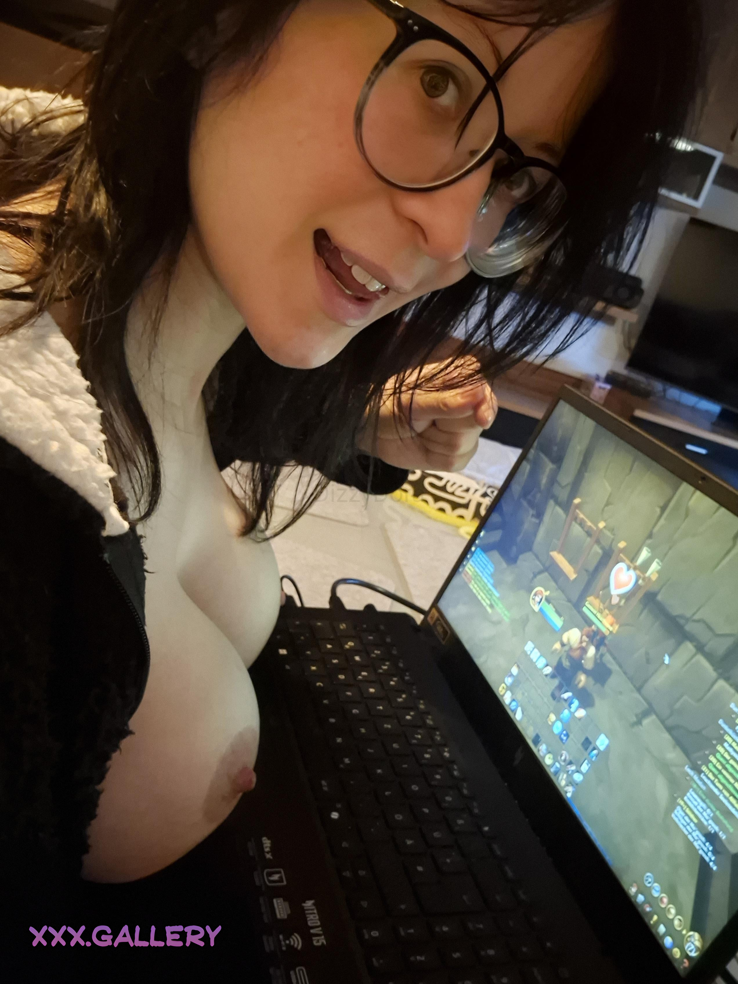 🛁🌬️My Mood: A Dark & Intimate Soak🌬️🛁