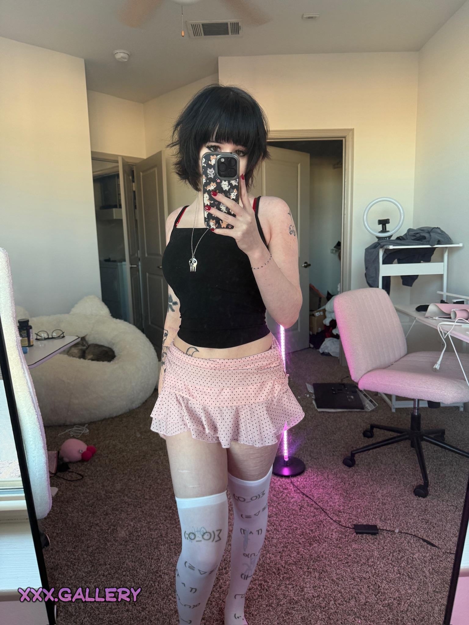 Darker Side of Me: Goth Life vs. My Alter Ego 🌙