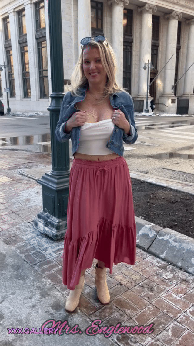 Daring to Bare: Flash Mob at KC Library 📚🍆 — Witness a Surprising Encounter with a Stranger 34G