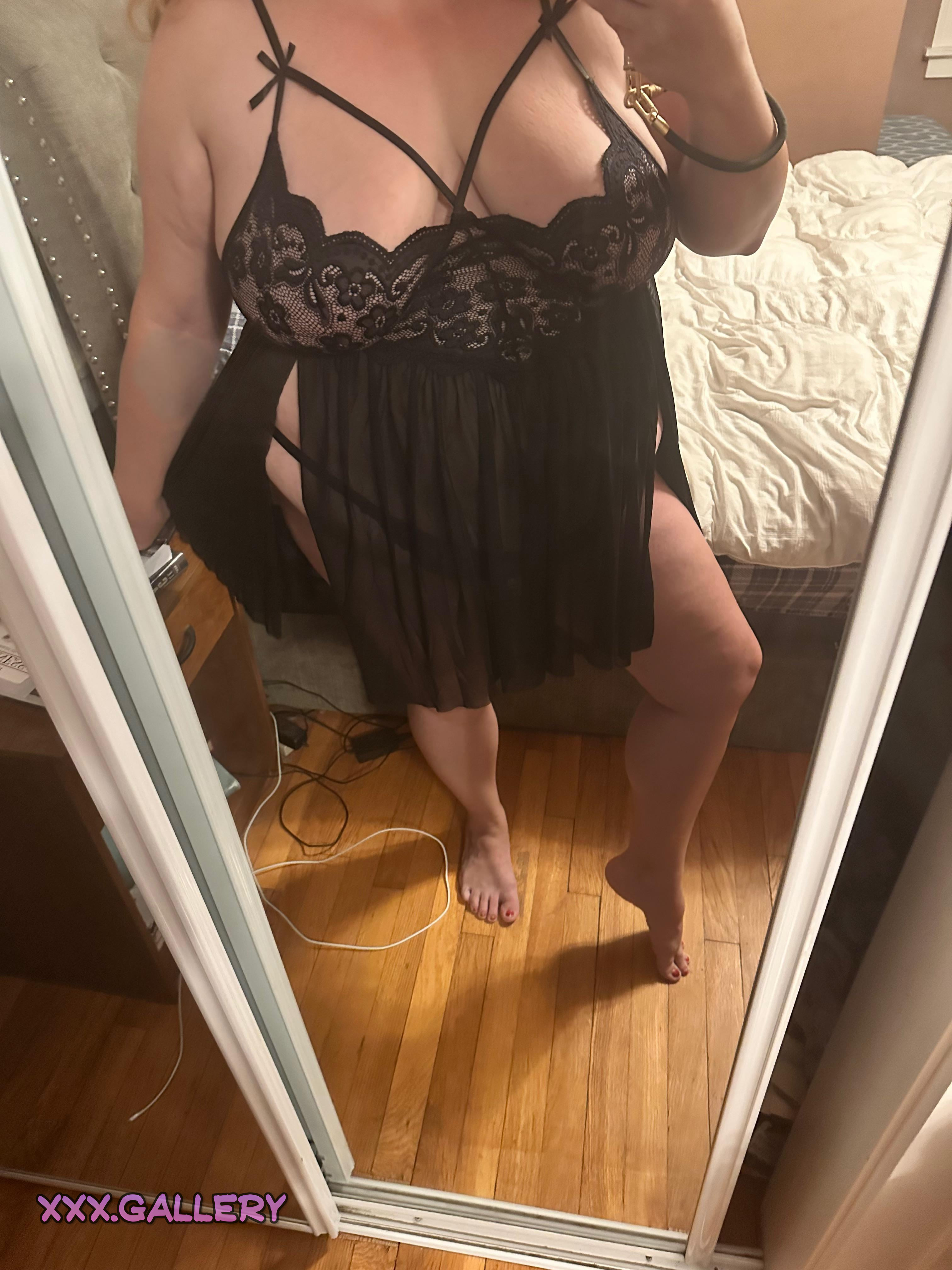 Which Curves Are Up For Grabs Tonight? 💃🍑