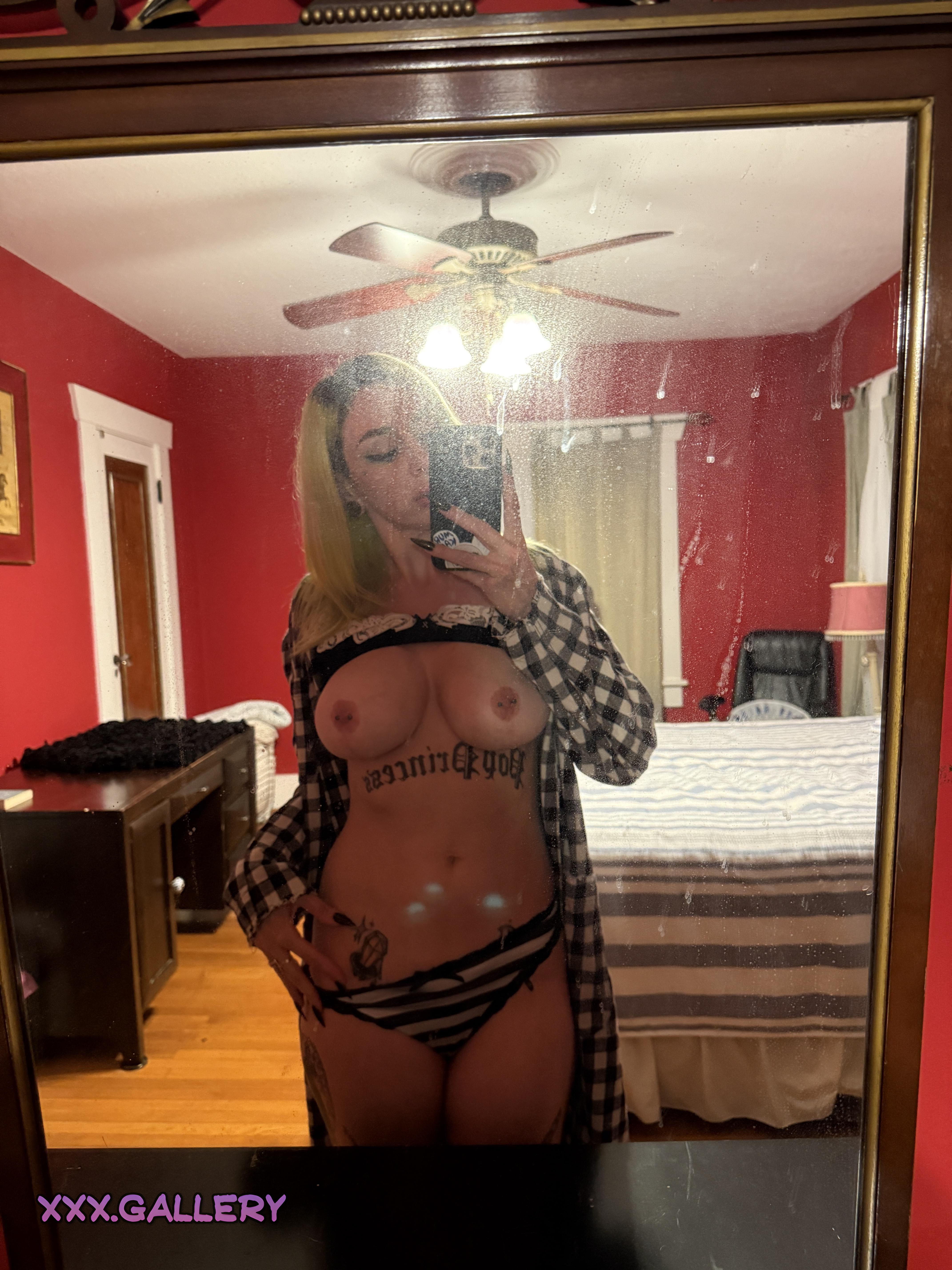 Moon’s Lusty Embrace: A Gothic Tale of Unbridled Desire 🌙💋