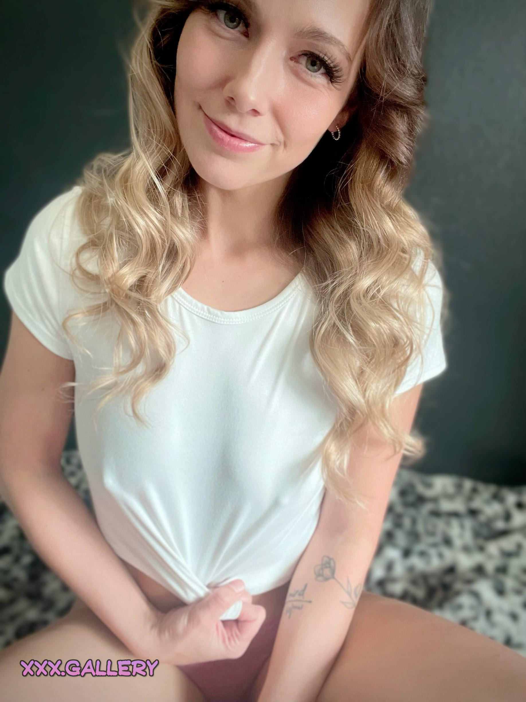 Sexy MILF in Blonde Waves Craves Less Fabric 💦✨