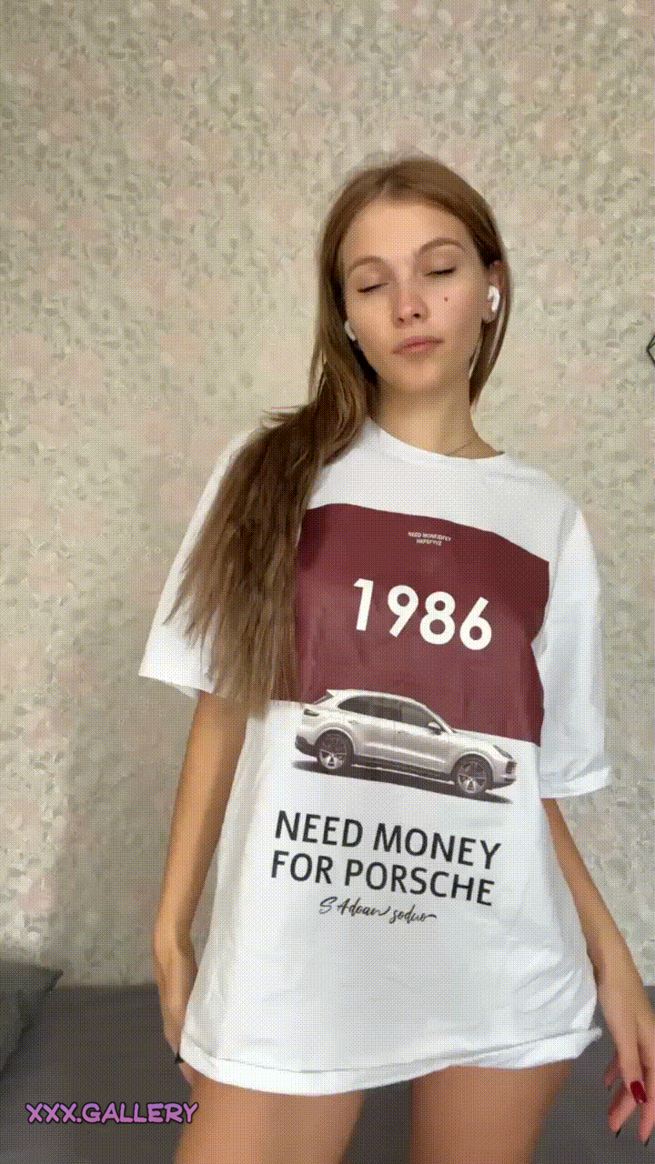 Petite Ladies: To Strip or Not? 💥