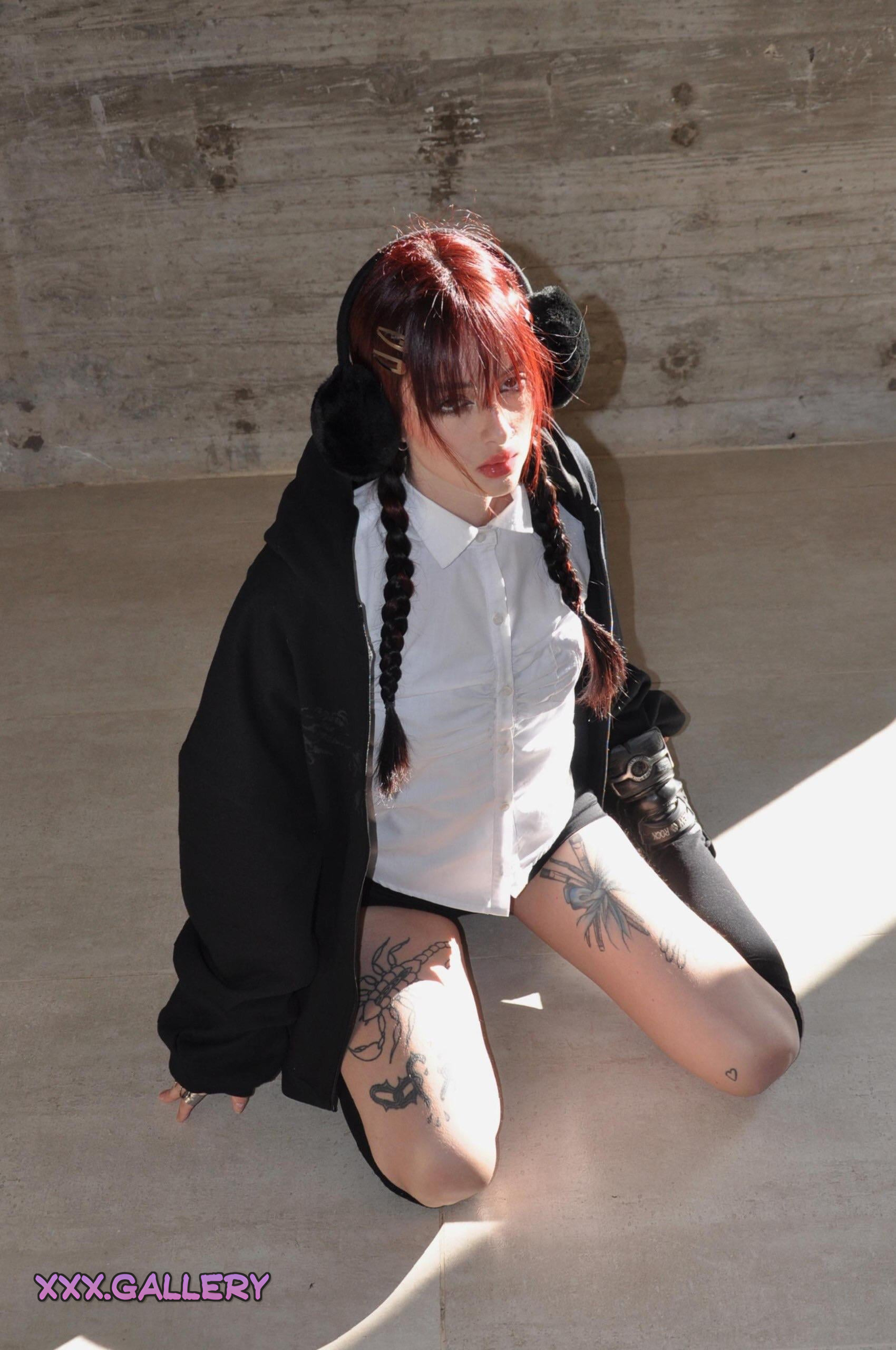 Moonlit Bathtime: Iunarumes’ Seductive Smile 🌙✨