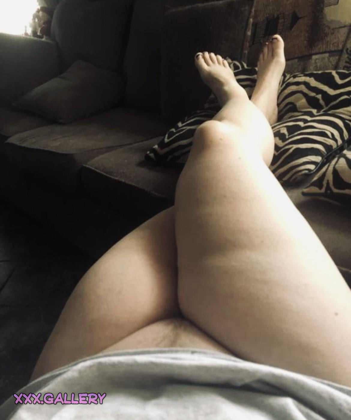 Curvy Goddesses Unwind: A steamy Sunday night in front of the TV 📺️🍹