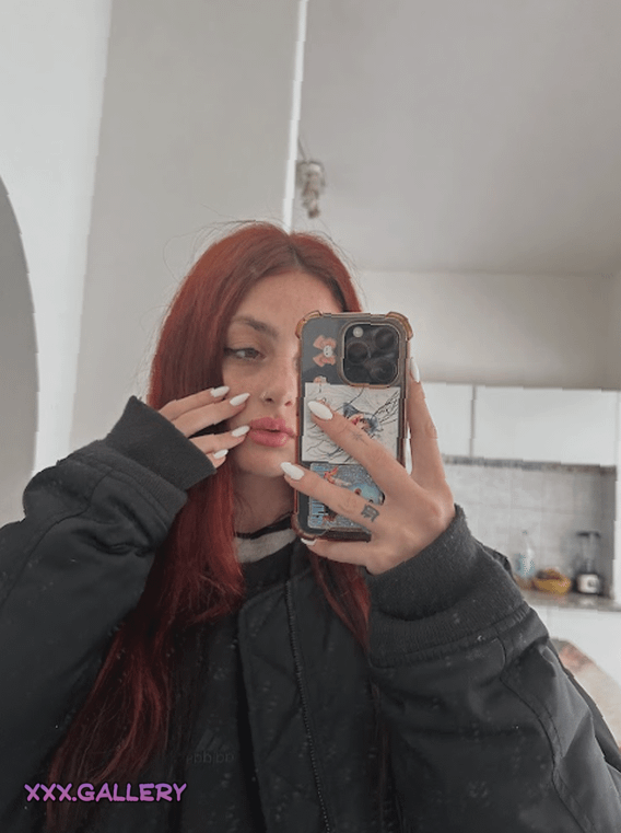 Indulging in a Champagne-Fueled Bathing Adventure Tonight 🍾🛁