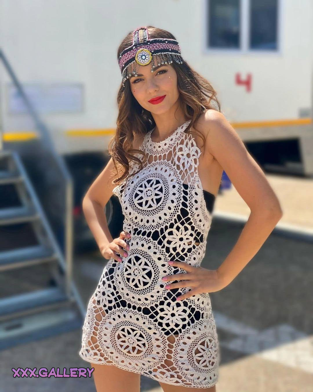 Red Hot Victoria Justice: Stunning Beauty 🔥