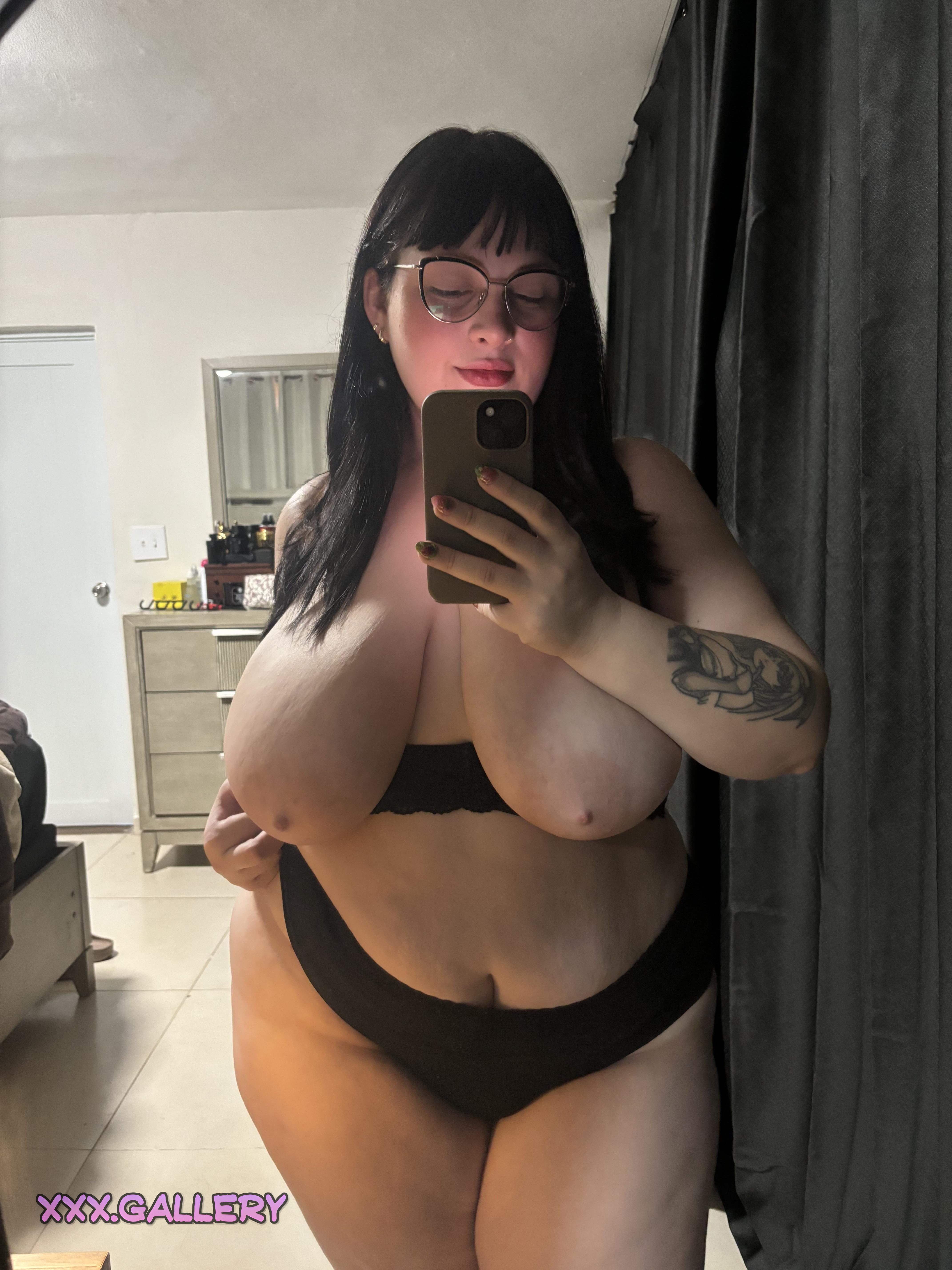 Dark Desires: Showcasing My Enchanting Orbs 🌕