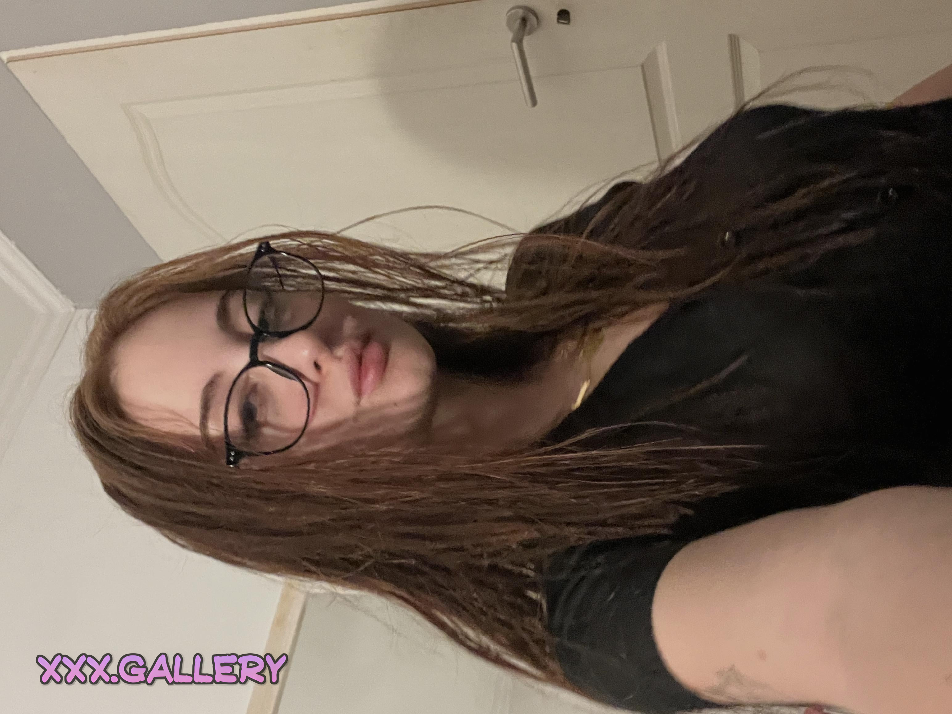 Moonlit Invitation: Immerse in a Sensual Bathing Experience 🛁🌙