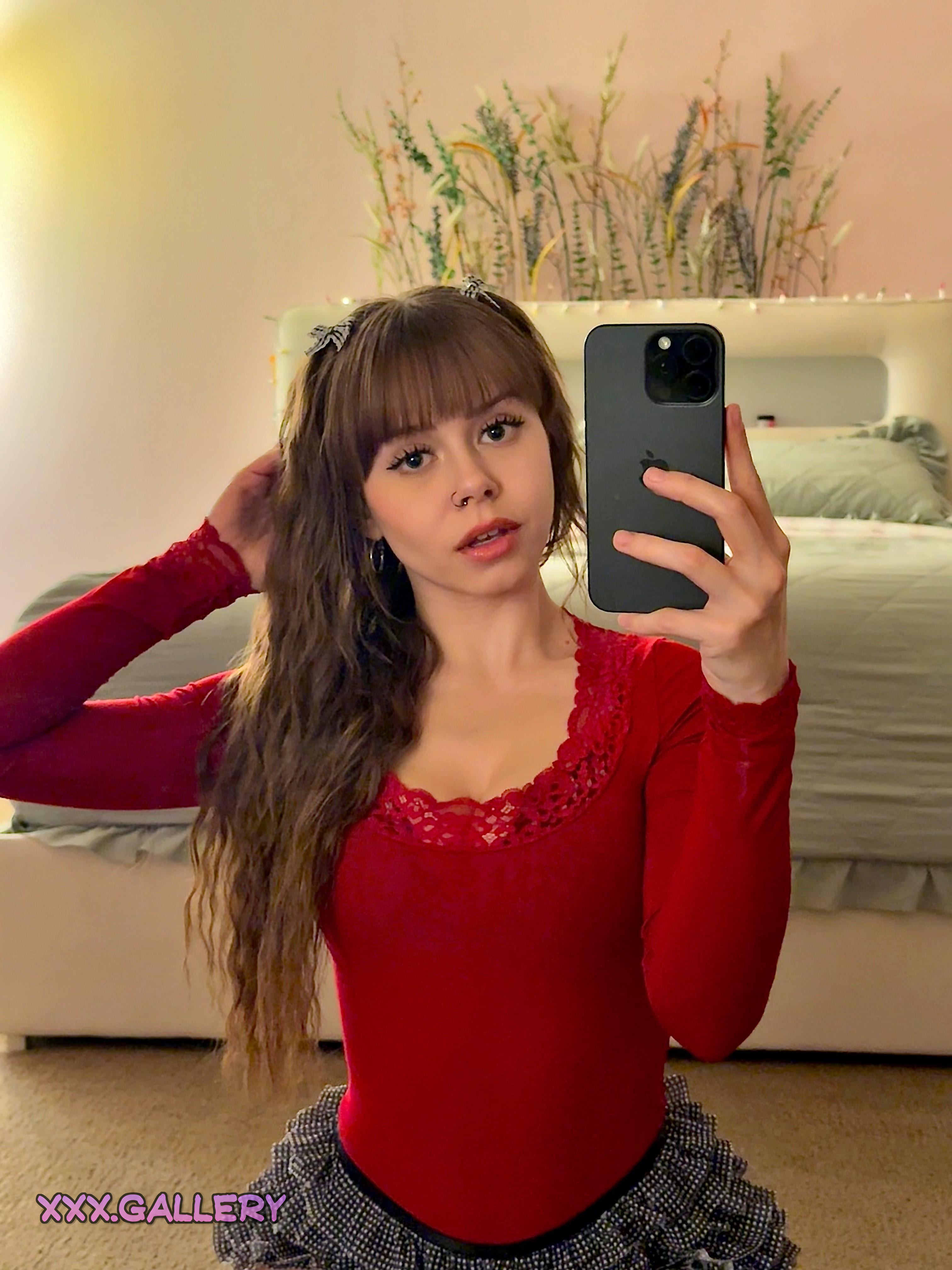 Brunette Beauty: Drown in My Gaze and Feel the Trap 🌫️🪤