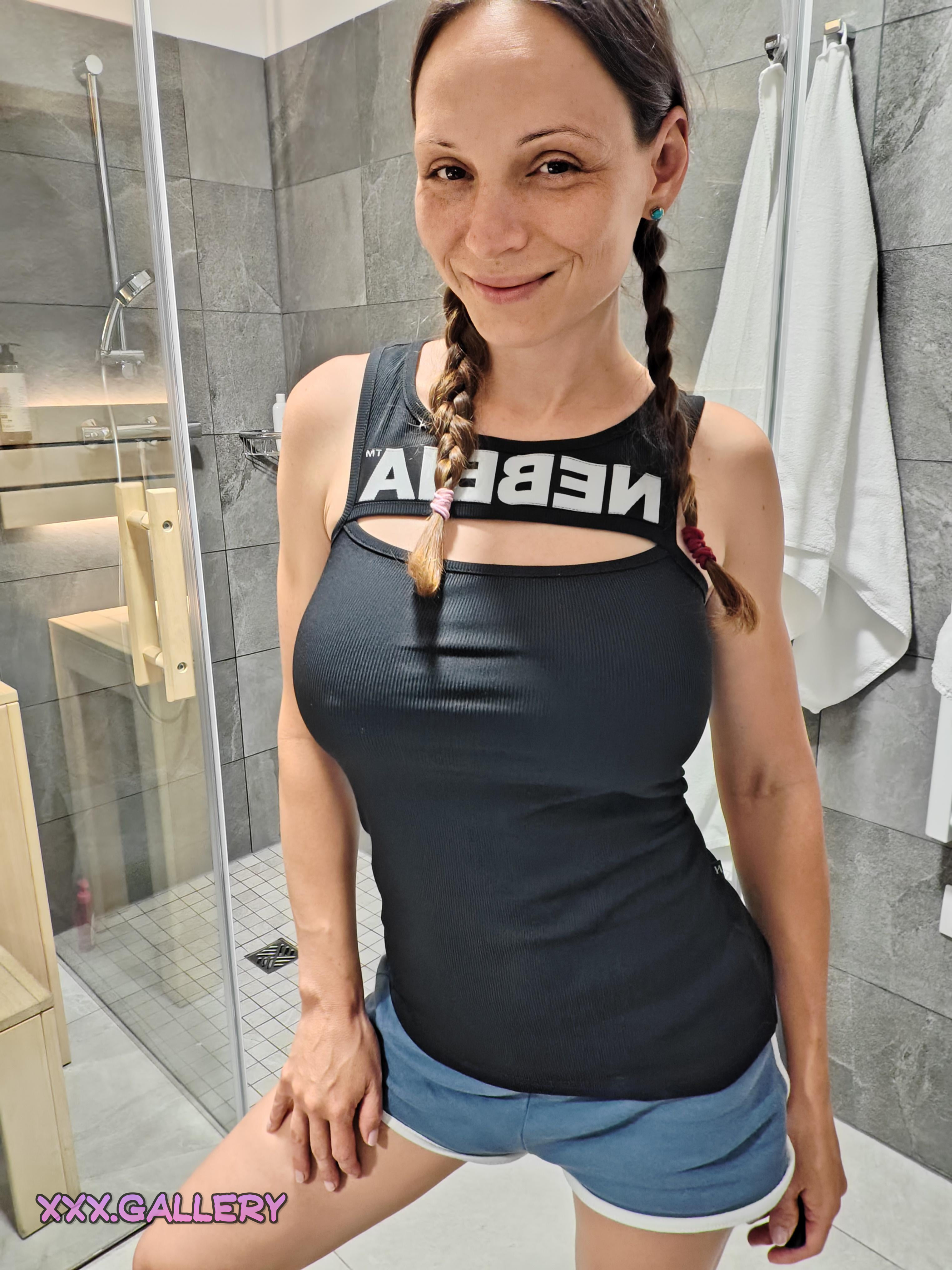 Sexy Brunette Braids: Heat Up Your Day 🔥