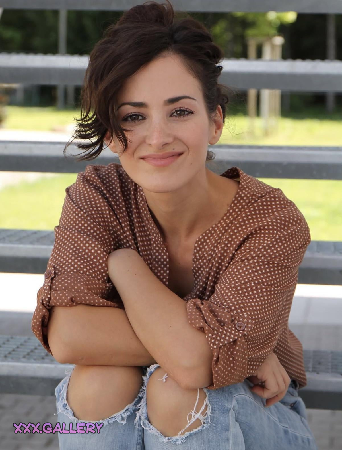 Stunning Sevda: Radiant Turkish Beauty 🌷