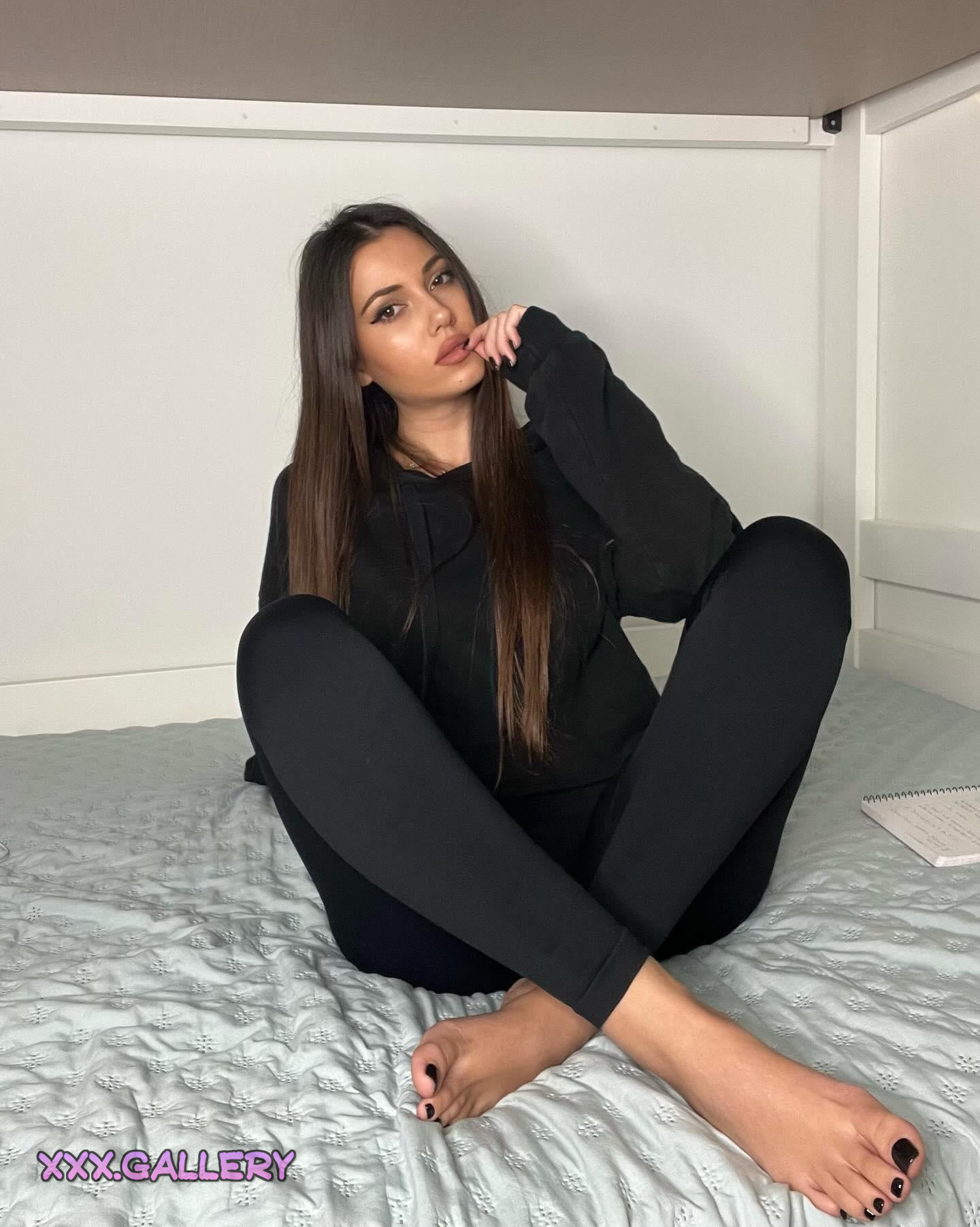 Unveiling the Allure of Isadora Kaza 🌹: A Radiant Beauty to Ignite Your Senses