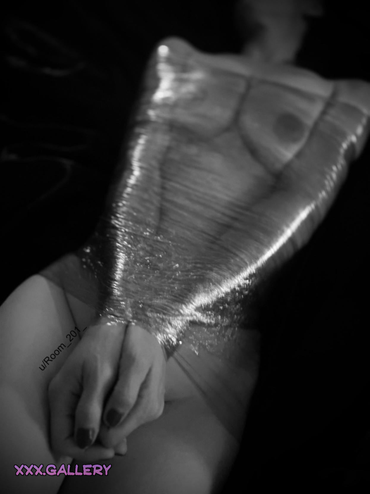 Unraveling Your Desires: A Bondage Experience 📦🔓