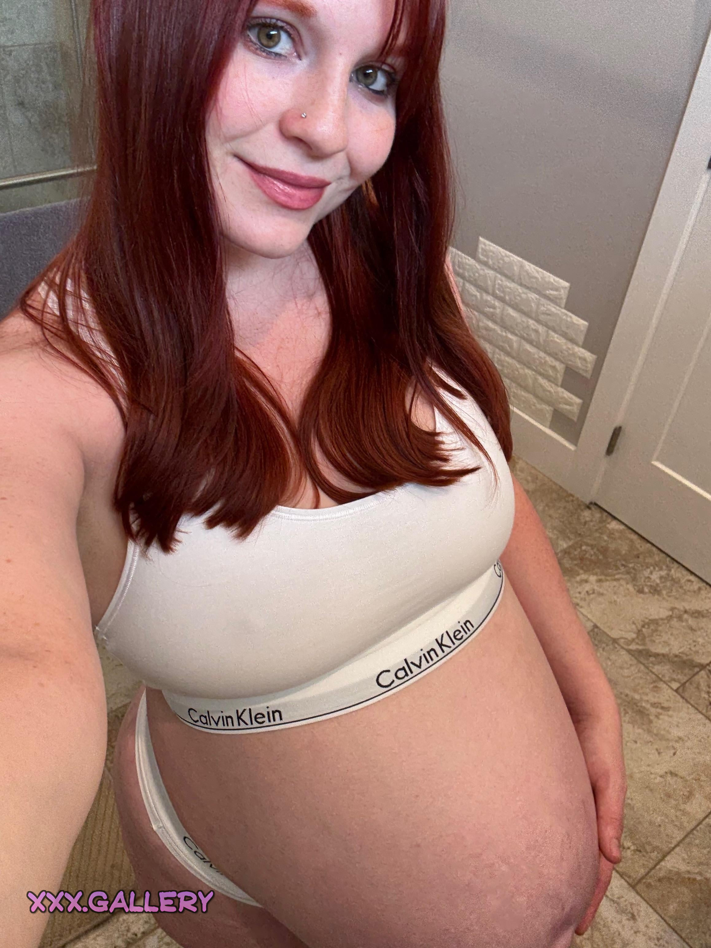 Showcasing My 38-Week Pregnancy Curves 🤰👩‍🤝‍👩