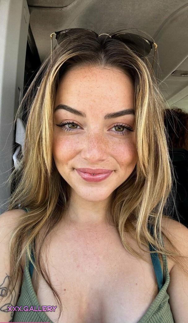 Meet the Radiant Goddess: Shauna 🌹