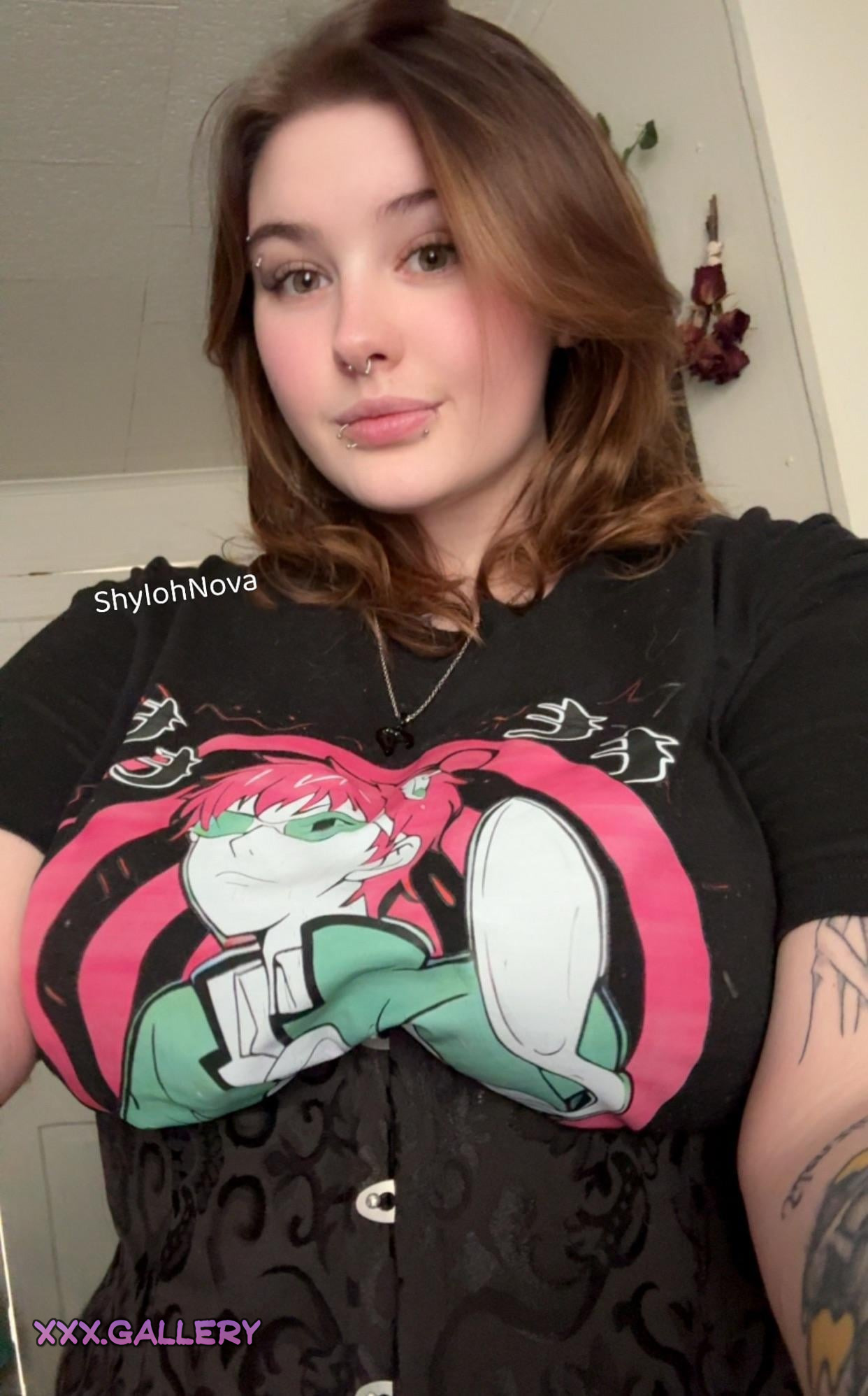 Why Every Dark-Hearted Romantic Needs a Nerdy Goth Girlfriend 🖤✨