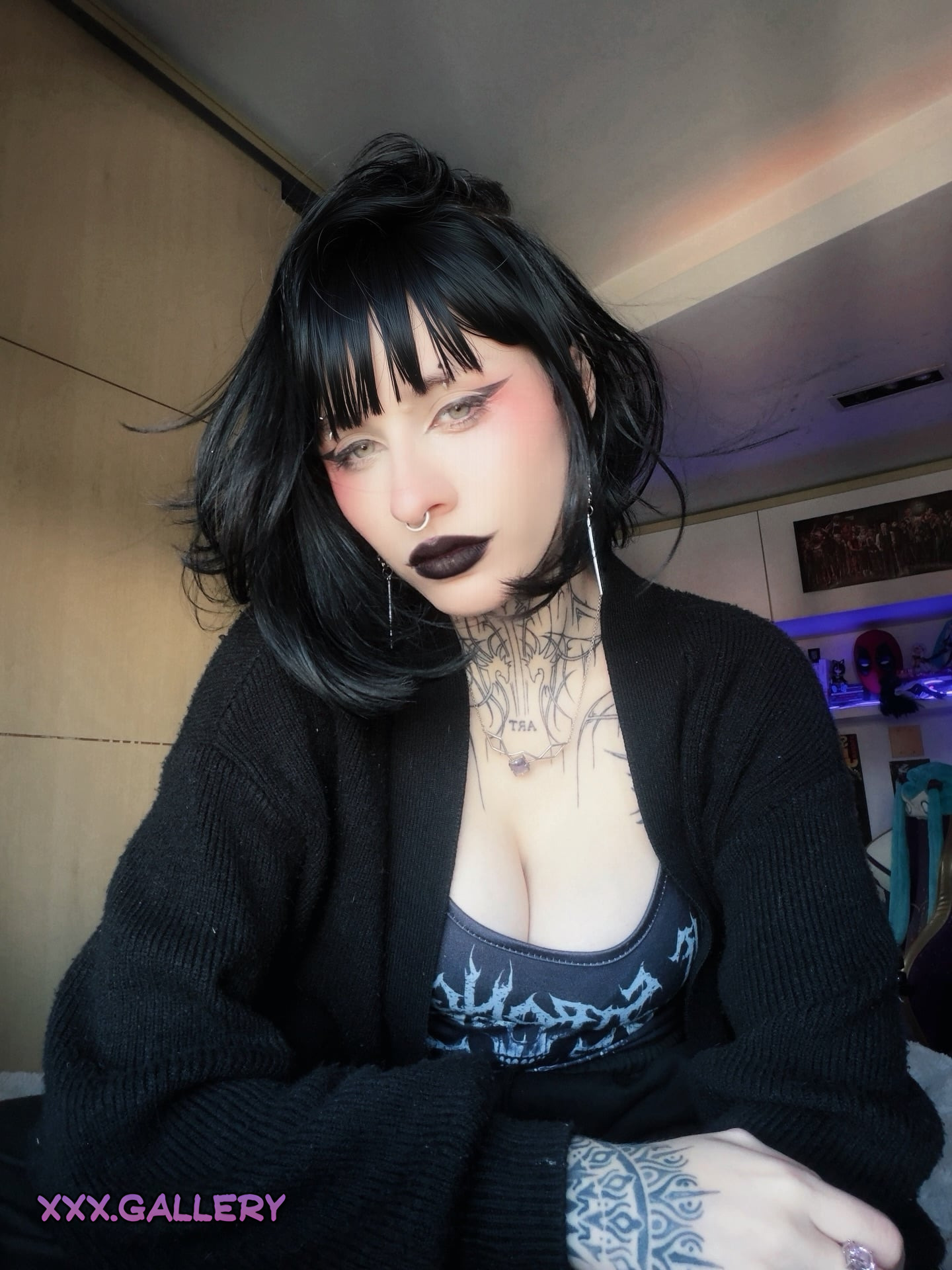 �oth💭I Long to Arouse: My Dark, Sultry Body Hopes to Ignite Yours💡