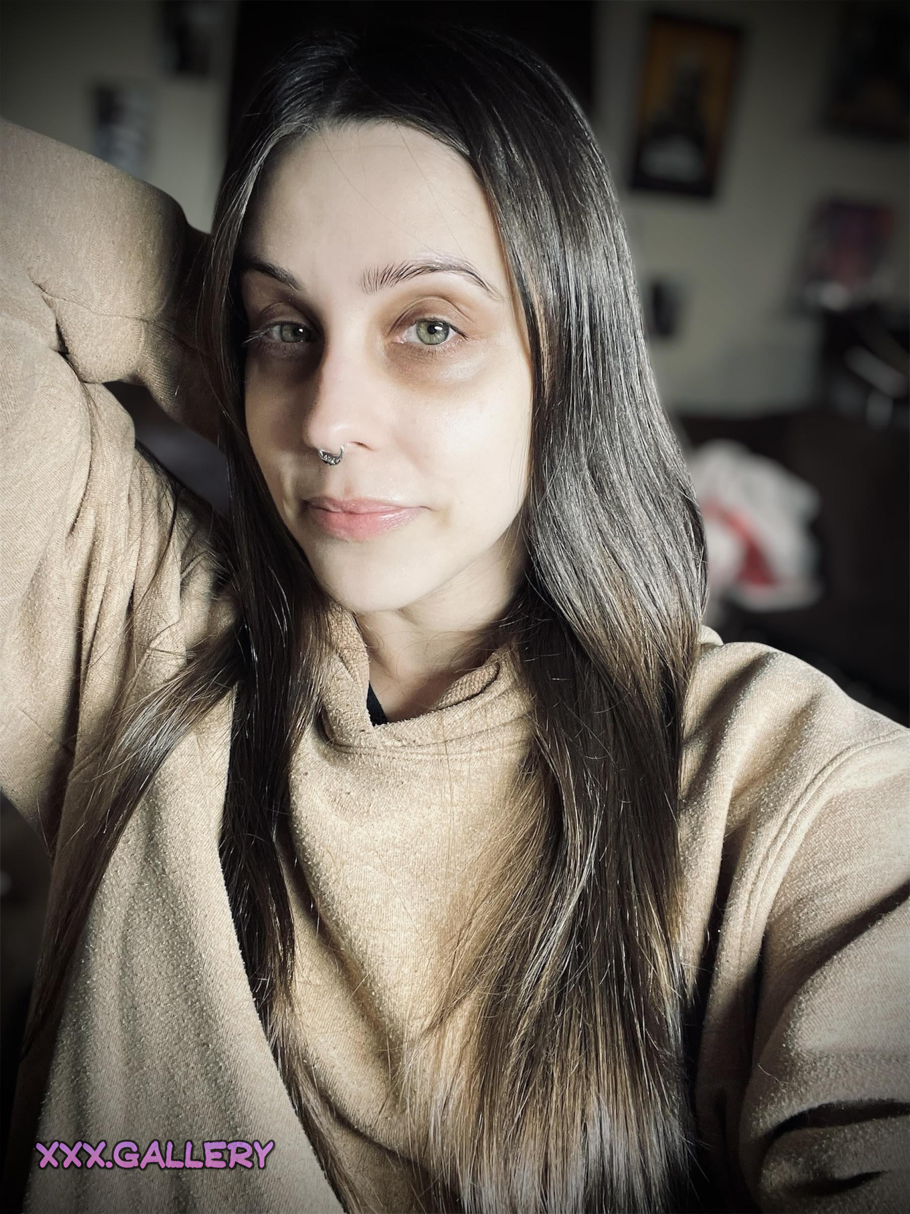 Sultry Brunette Basking in the Sun’s Embrace 🌞🖤