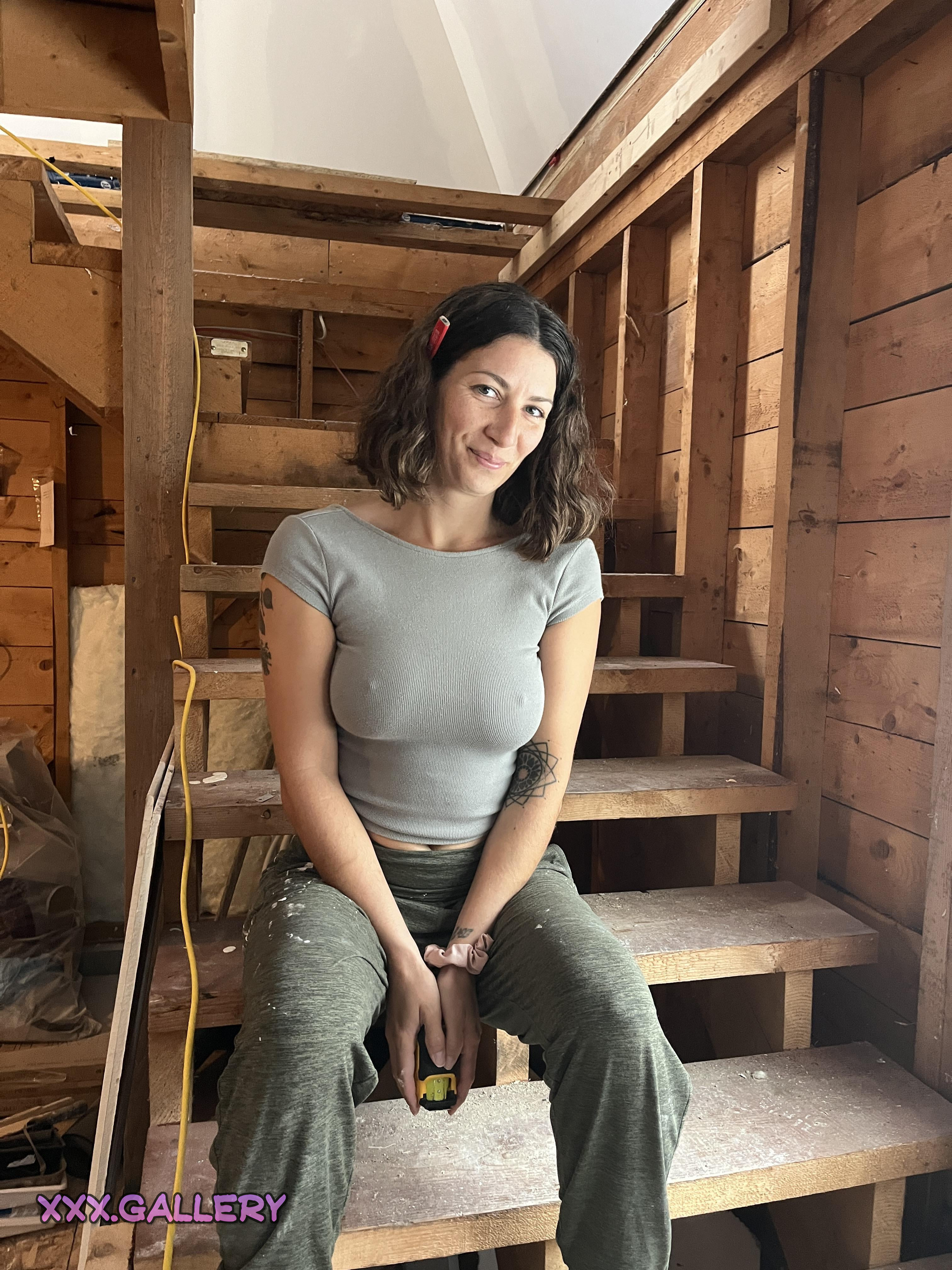 Sexy Construction Cutie 👷🏽♀️ Unveils Hidden Allure 💥