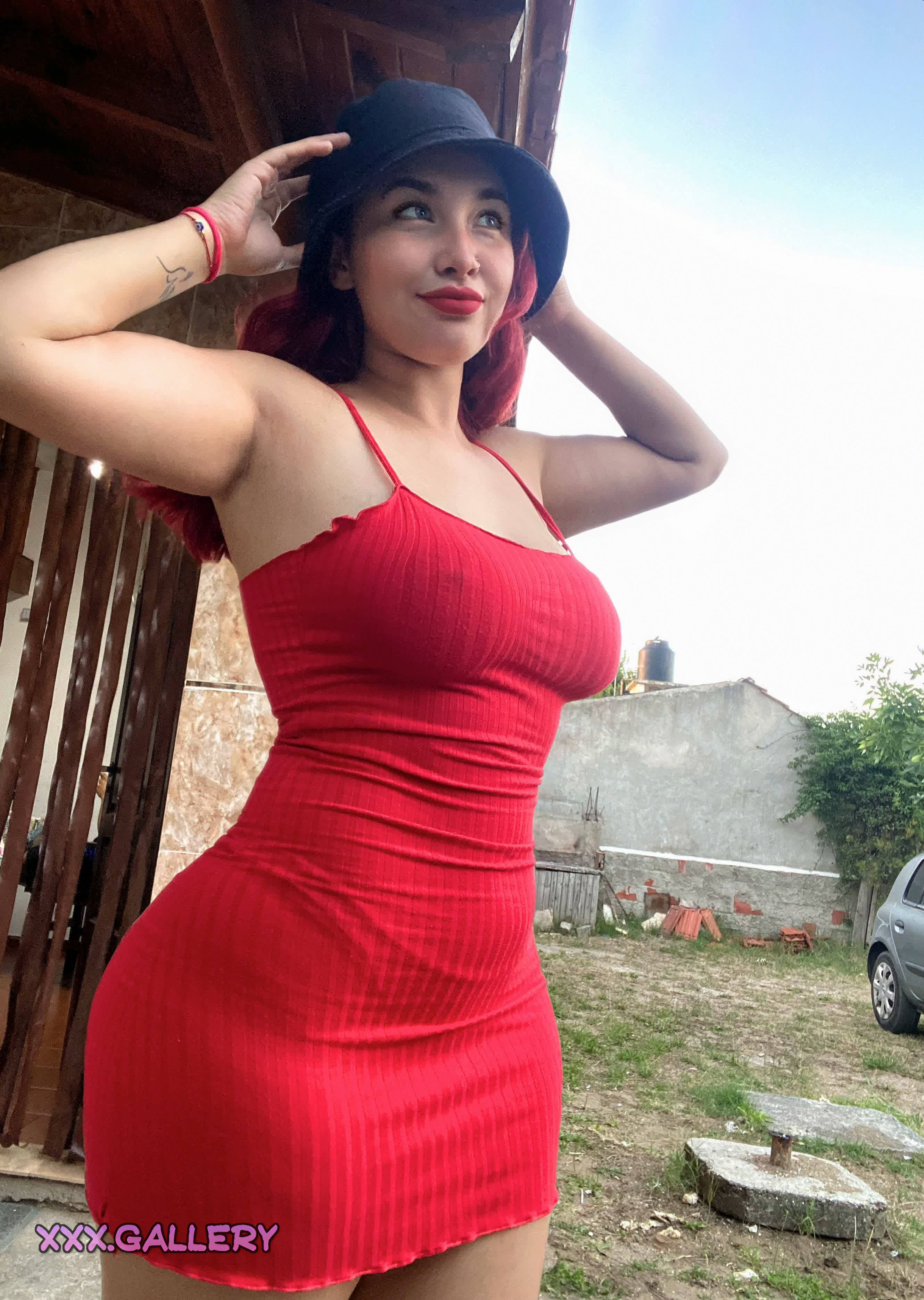 Adoring the Blissful Ignorance of My Innocent Looks in Public 🤭