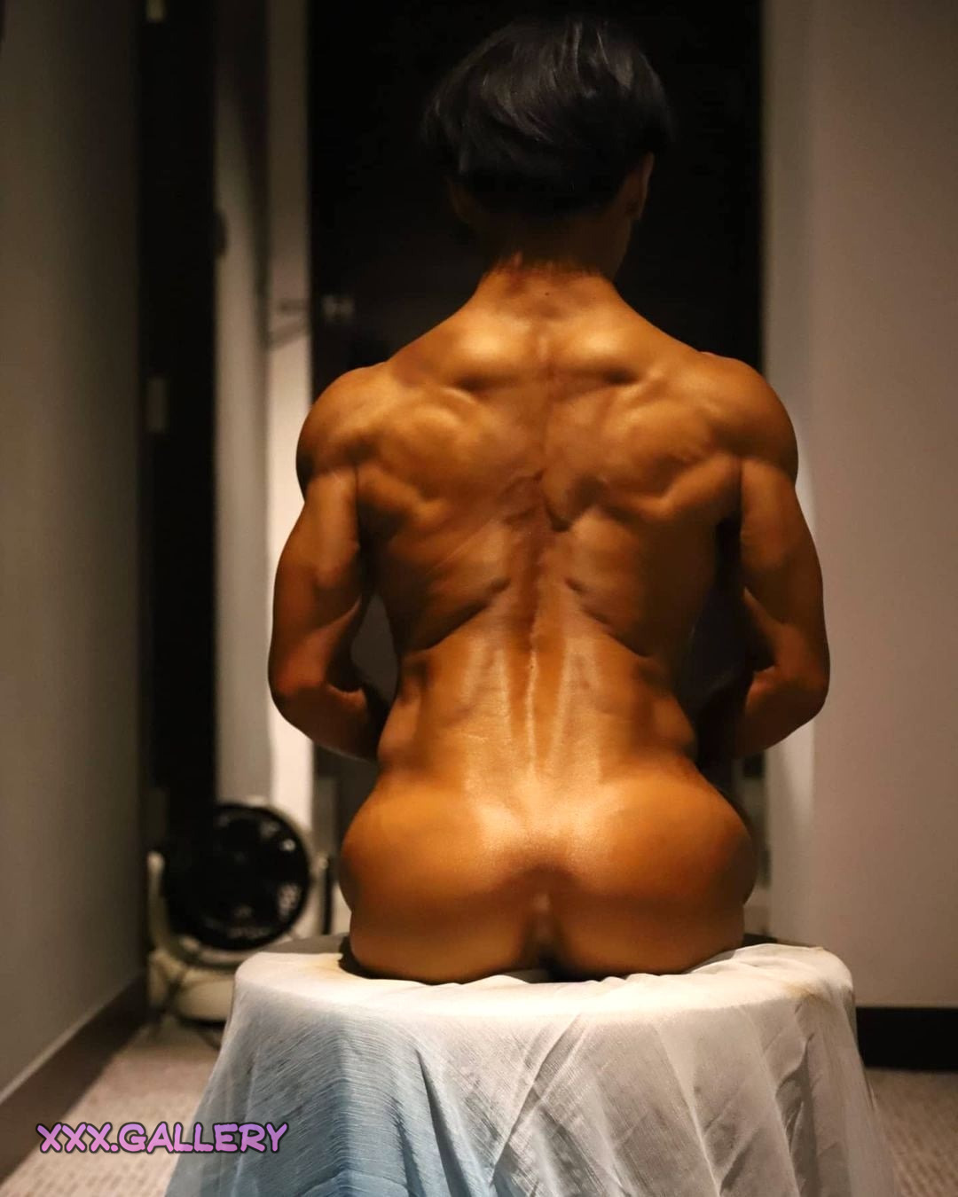 Fit Venus 🏋️: Curves That Crave Worship 😇