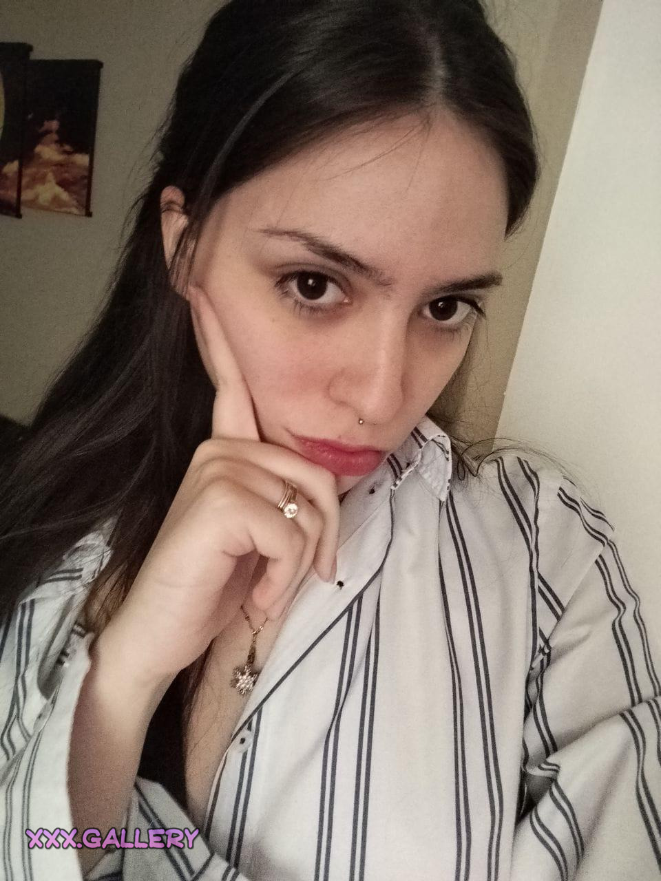 Brunette Beauty: Ready for Intimate Hair Pulling 💁‍♀️