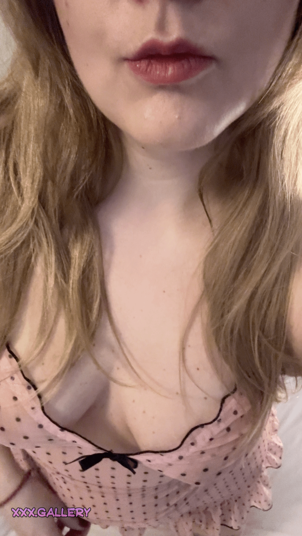 Seducing in Blonde: 💋 Unleashing the Irresistible Allure of Golden-Haired Beauties 🌞