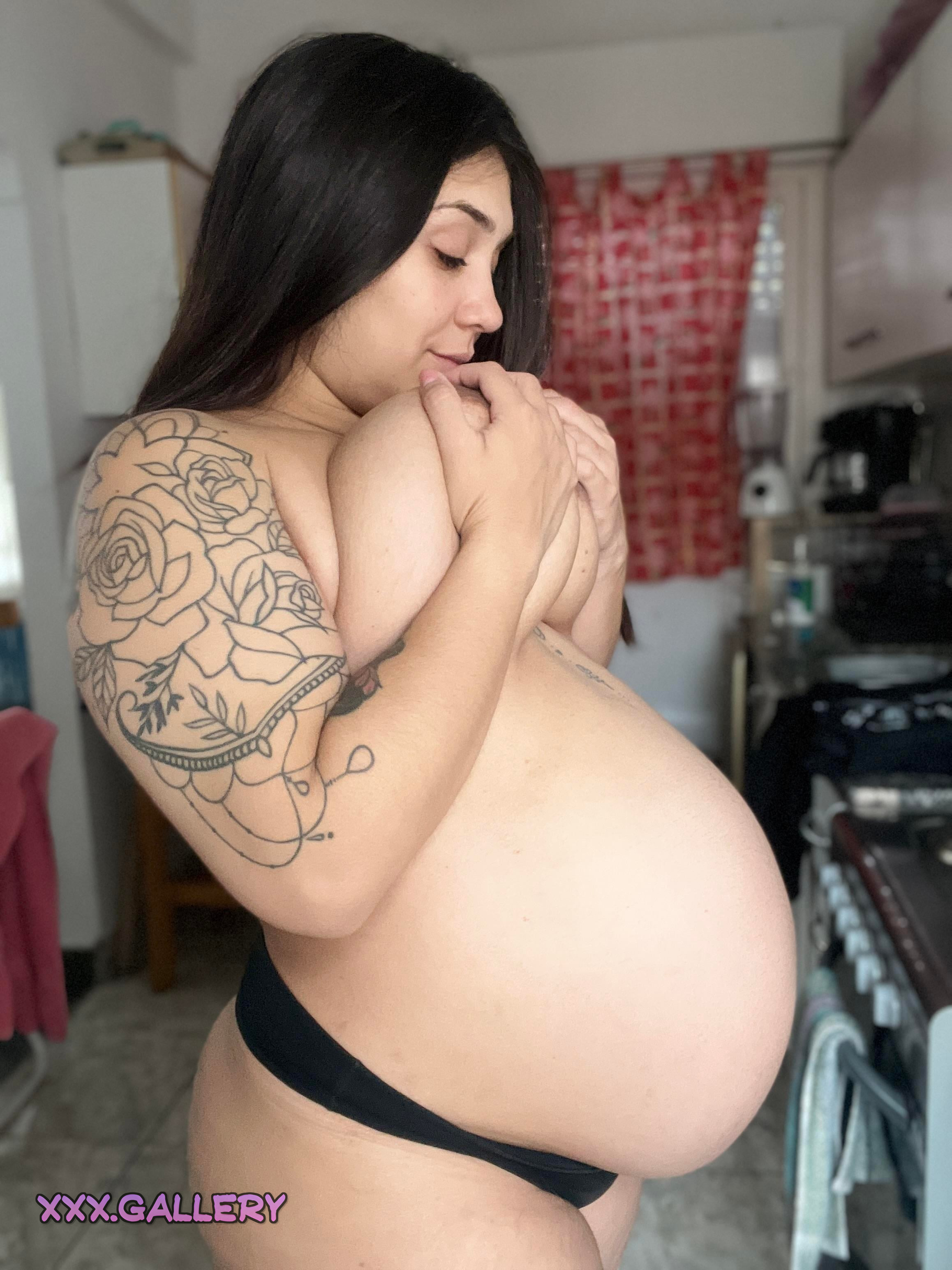 🤰️ Final Month Pregnancy Glow: A Sensual Journey 💋