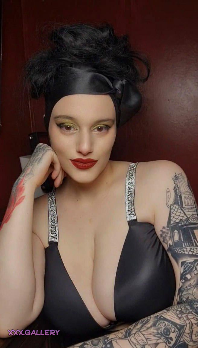 Dare to Savor the Dark Allure of My Gothic Bosoms 💔🧛‍♀️