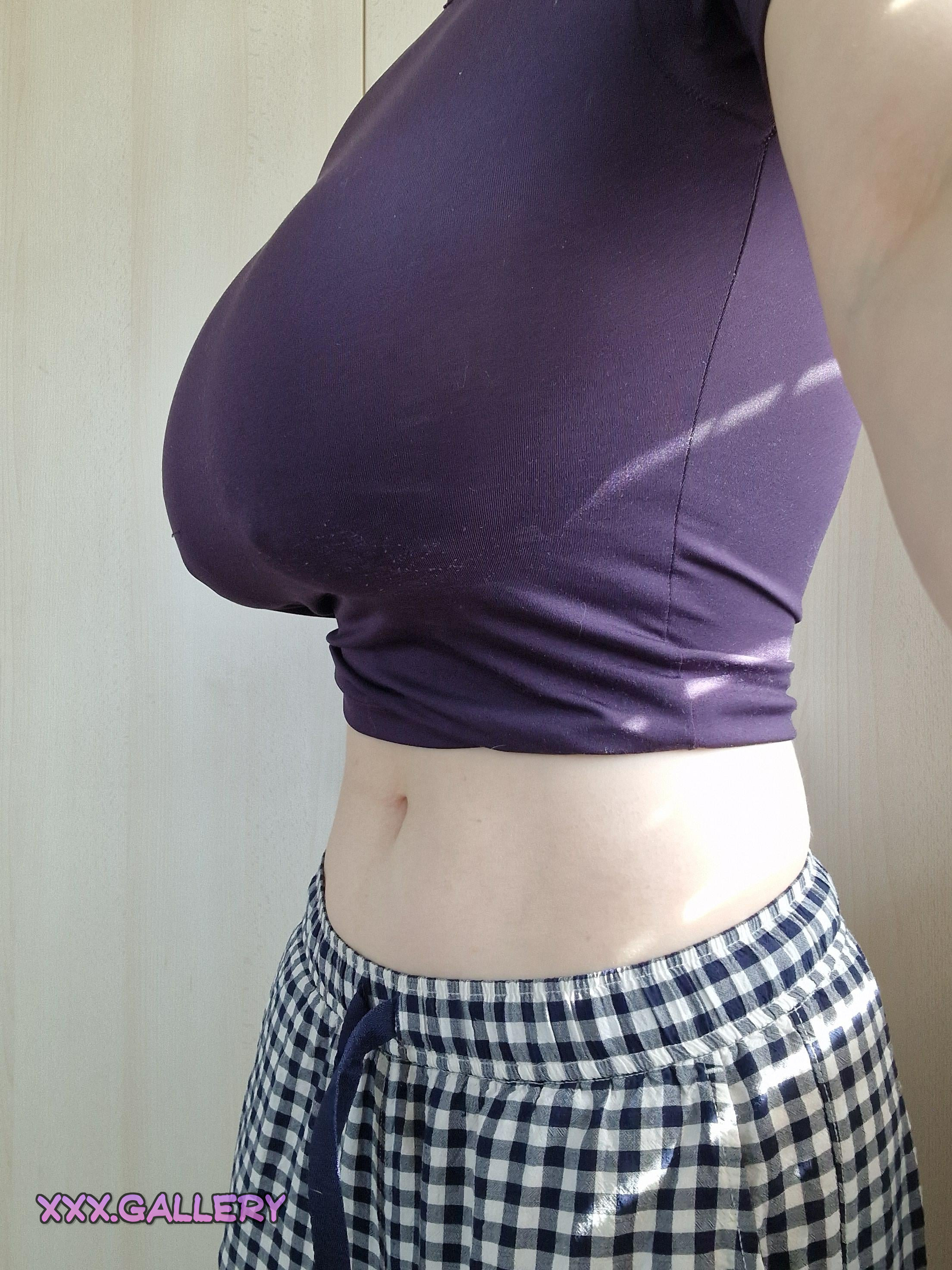 Going Braless in a Spicy Sportswear 🔥