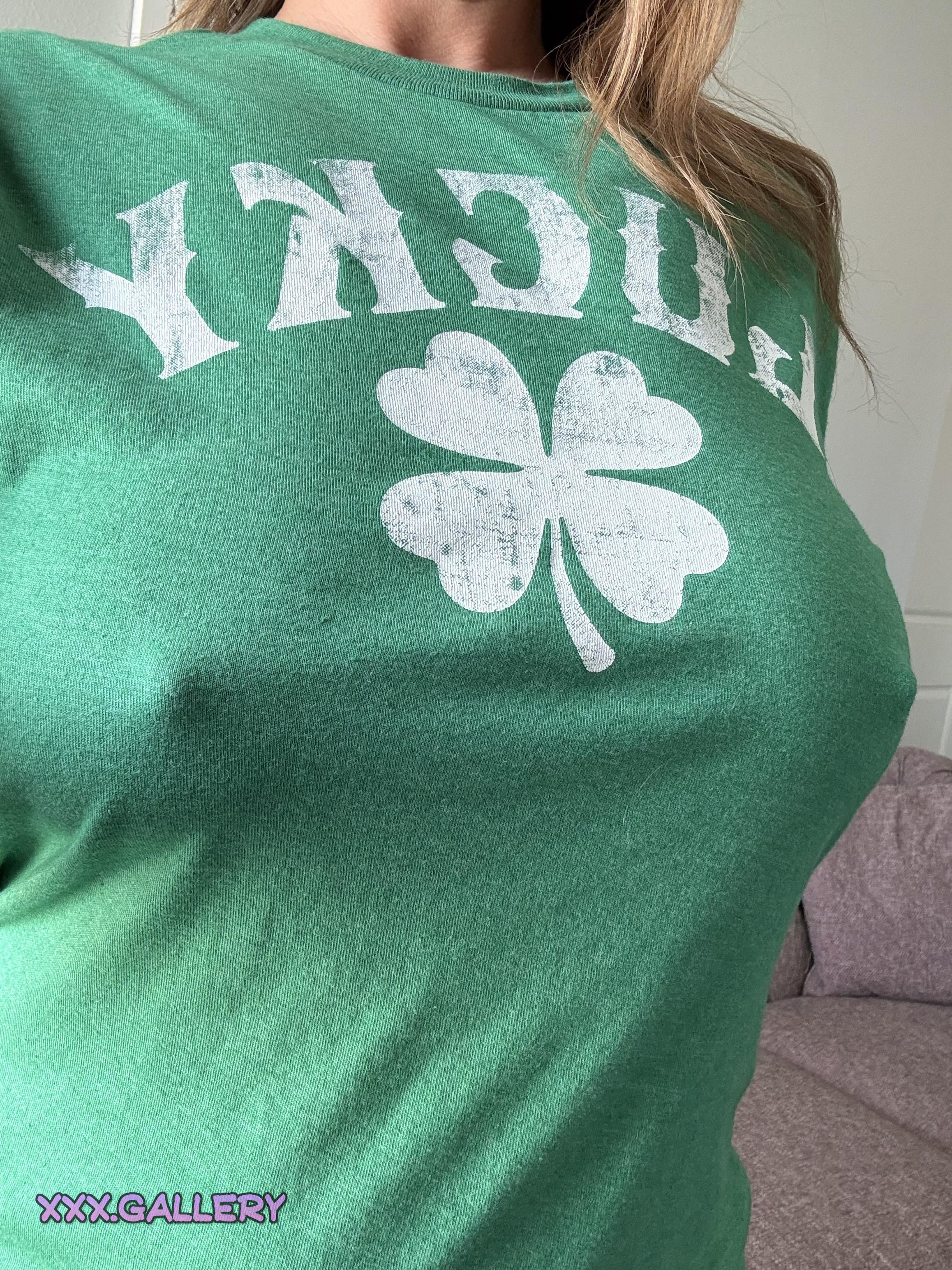 Lucky in a Sea of Bareness 🌊🍓