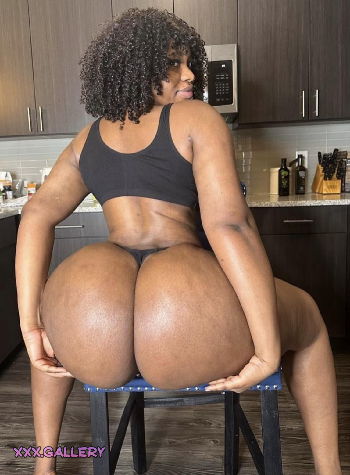 Swap Seat with My Curvy Derriere 💥🍑